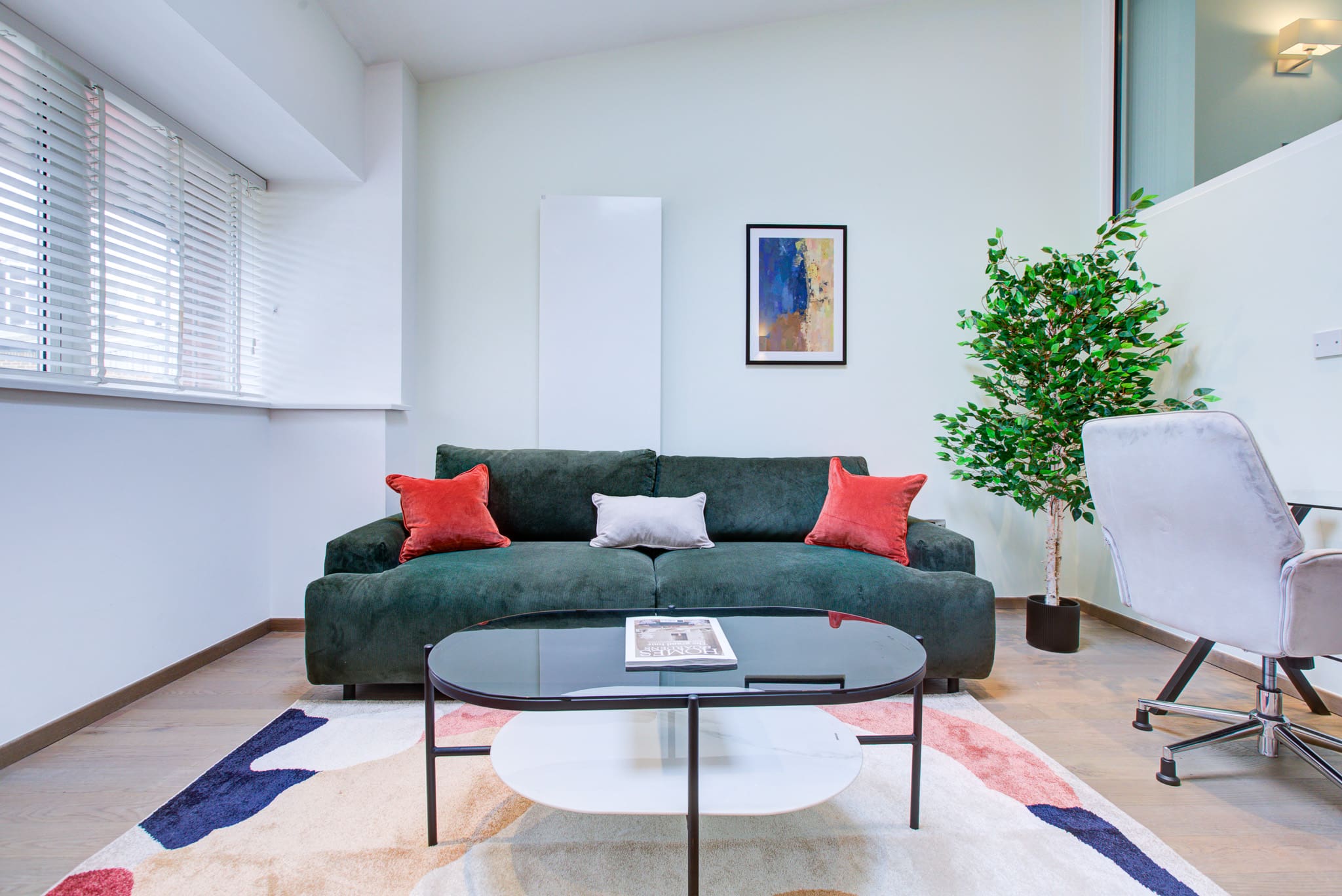 Apartment Normand Fulham: Modern 2-Bedroom Apartment Rental with Parking and Air-Con, Fulham London