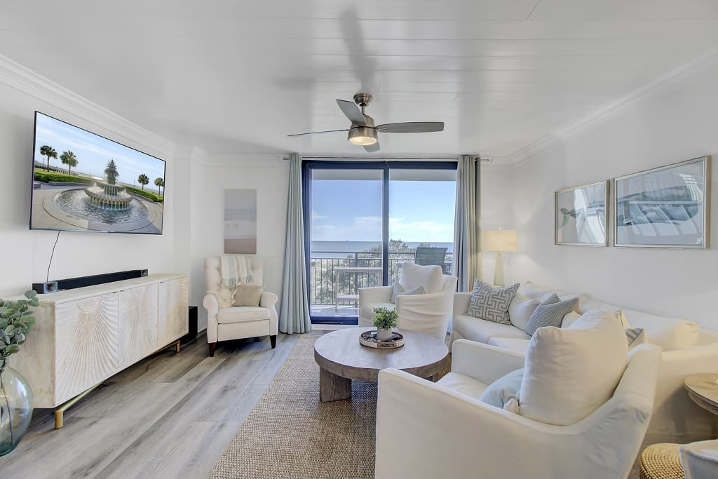 Apartment Palmetto Charleston: Luxury 3-Bedroom Apartment with Beachfront Views in Charleston