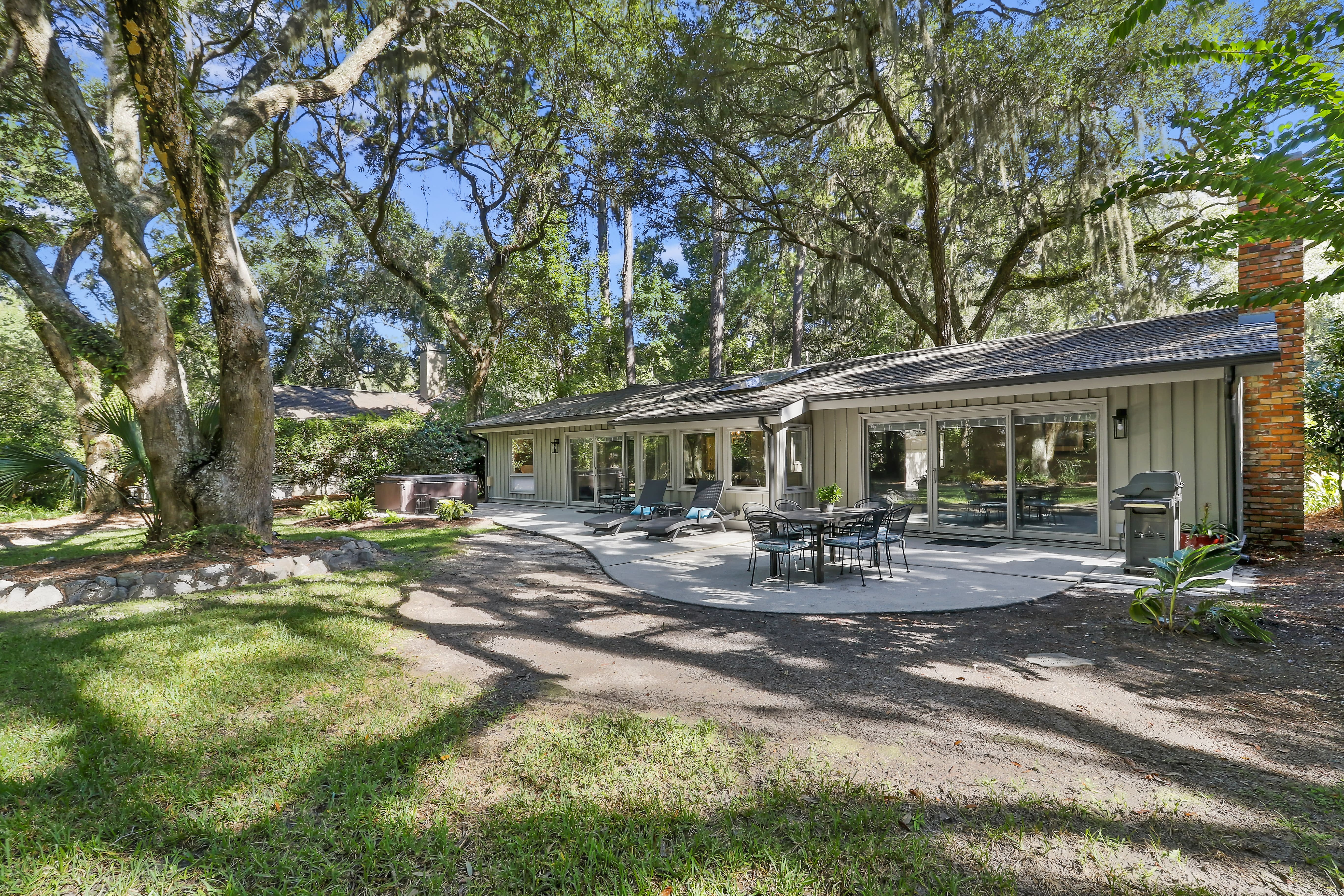 Apartment Palmetto Hilton Head: 3-Bedroom Apartment Rental with Hot Tub and Seaview, Hilton Head