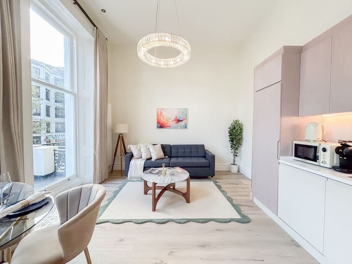 Apartment Pelham Kensington: Chic 1-Bedroom Apartment Rental with Family Features in South Kensington
