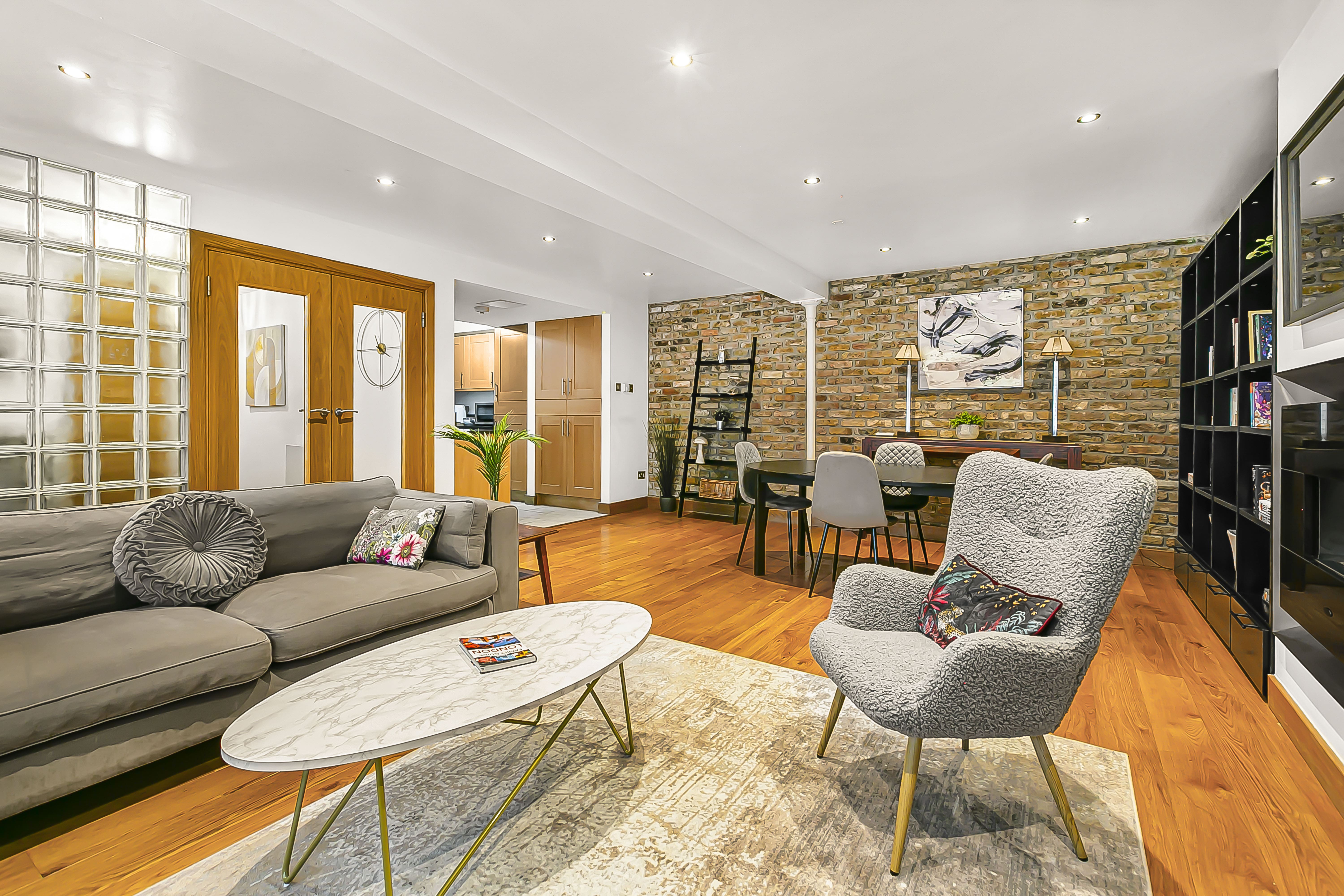 Apartment Praed Paddington: Stylish 2-Bedroom Apartment Rental with Family Amenities in Paddington, London
