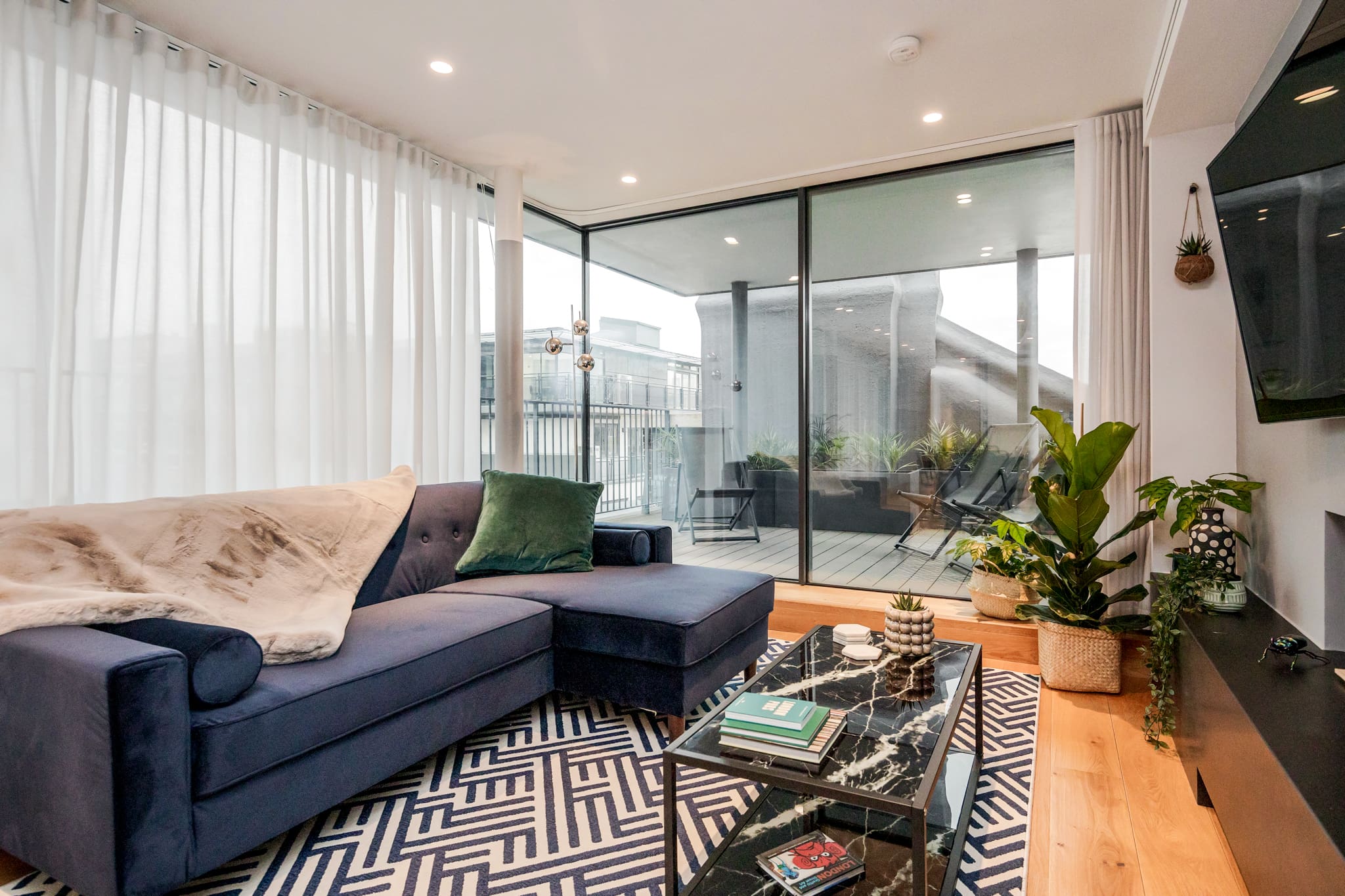 House Eventide Gray’s Inn Holborn: Modern 3-Bedroom Apartment Rental with Terrace in Holborn London