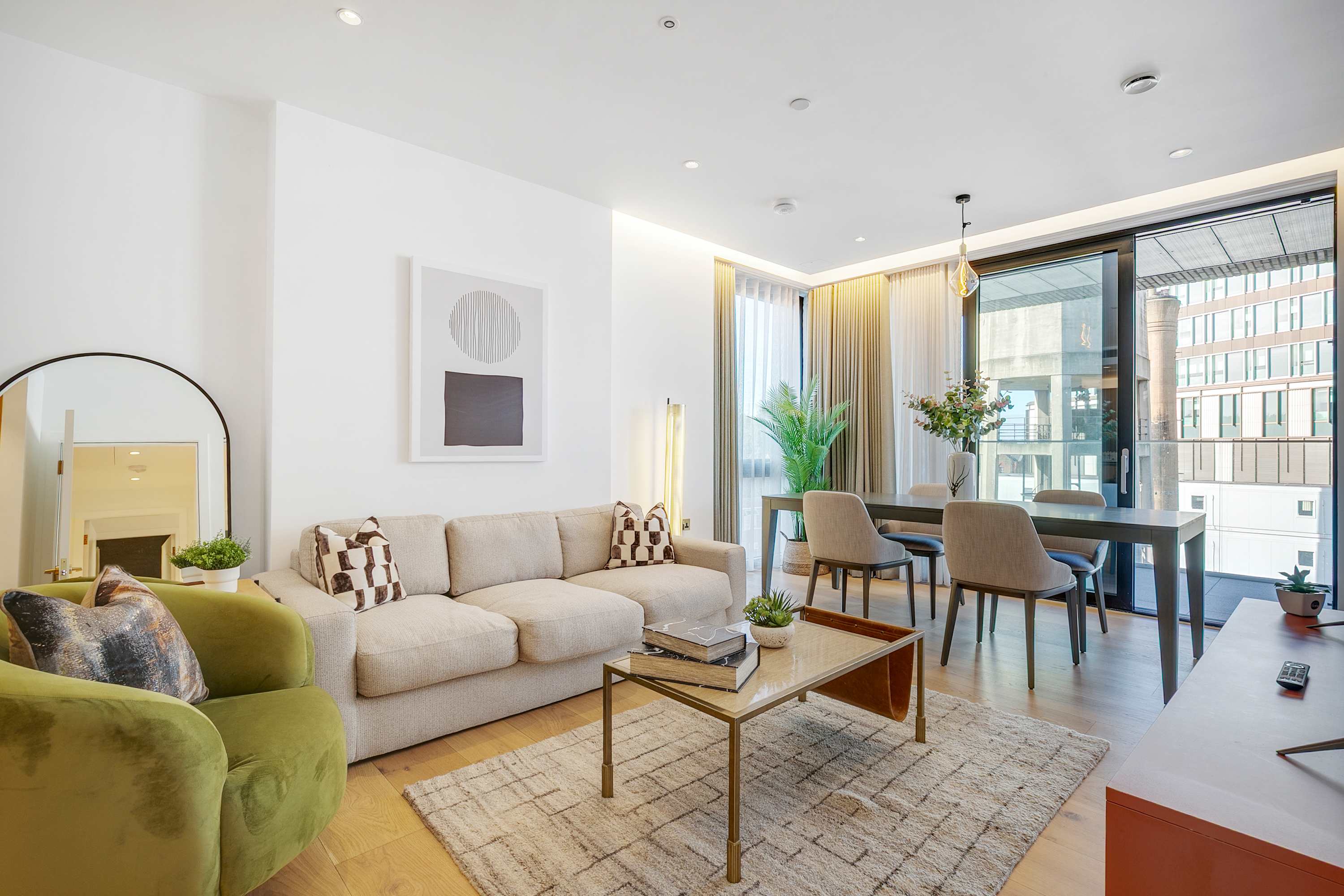 House Gregale Battle Bridge Kings Cross: Stylish 2-Bedroom Apartment Rental with Family Features in Kings Cross London