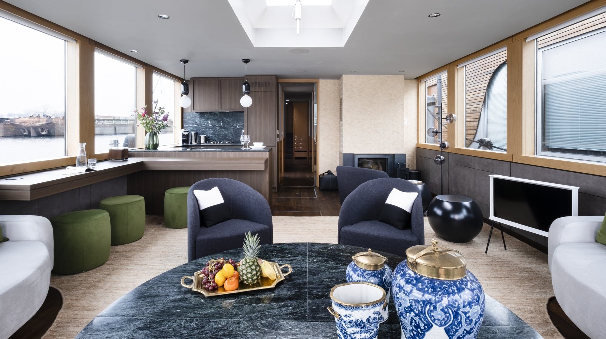 Apartment Spreeblick Friedrichshain: Luxury 2-Bedroom Apartment with Family-Friendly Features, Friedrichshain Berlin
