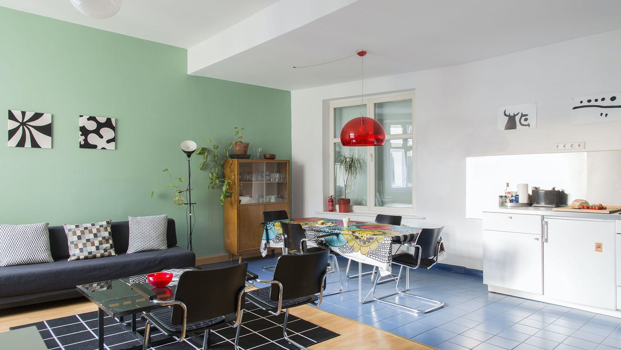 Apartment Spreebogen Mitte: Stylish 2-Bedroom Apartment Rental with Family-Friendly Features in Berlin Mitte
