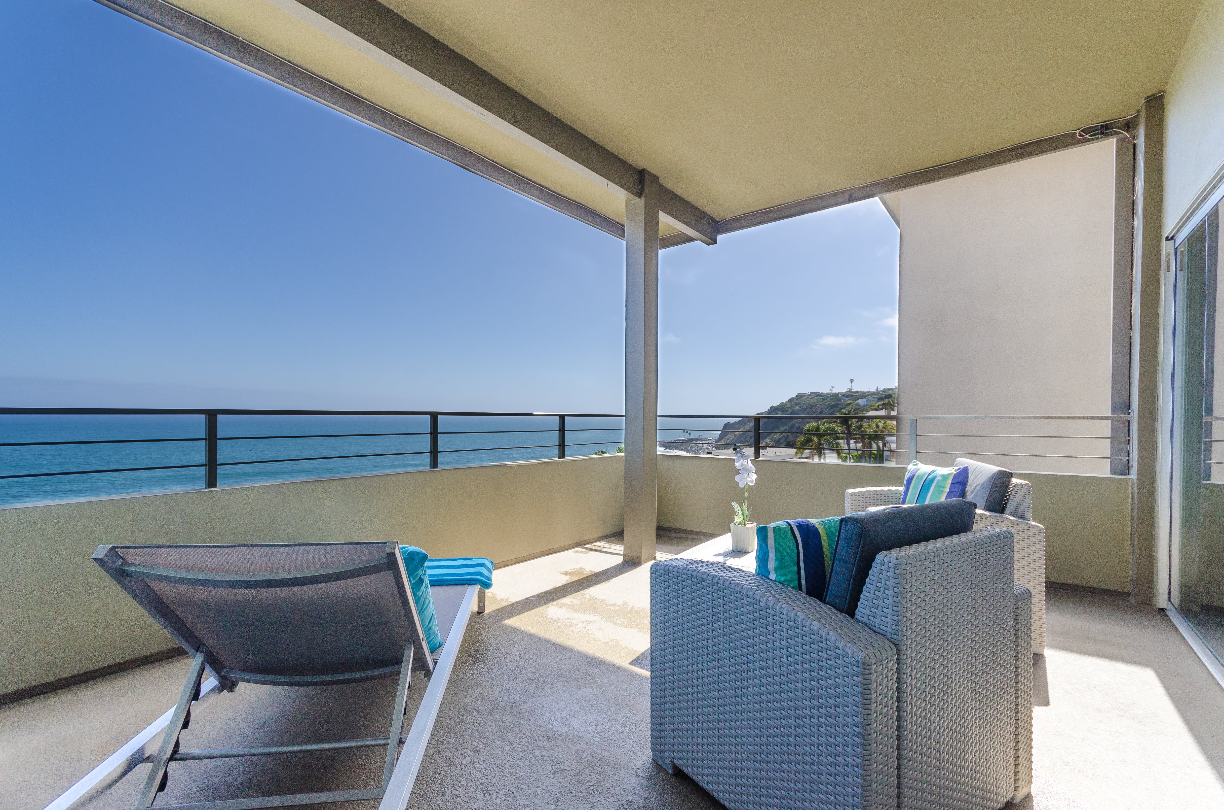 Apartment Topanga PacificPalisades: Stylish 2-Bedroom Apartment with Seaview and Beach Nearby, Pacific Palisades