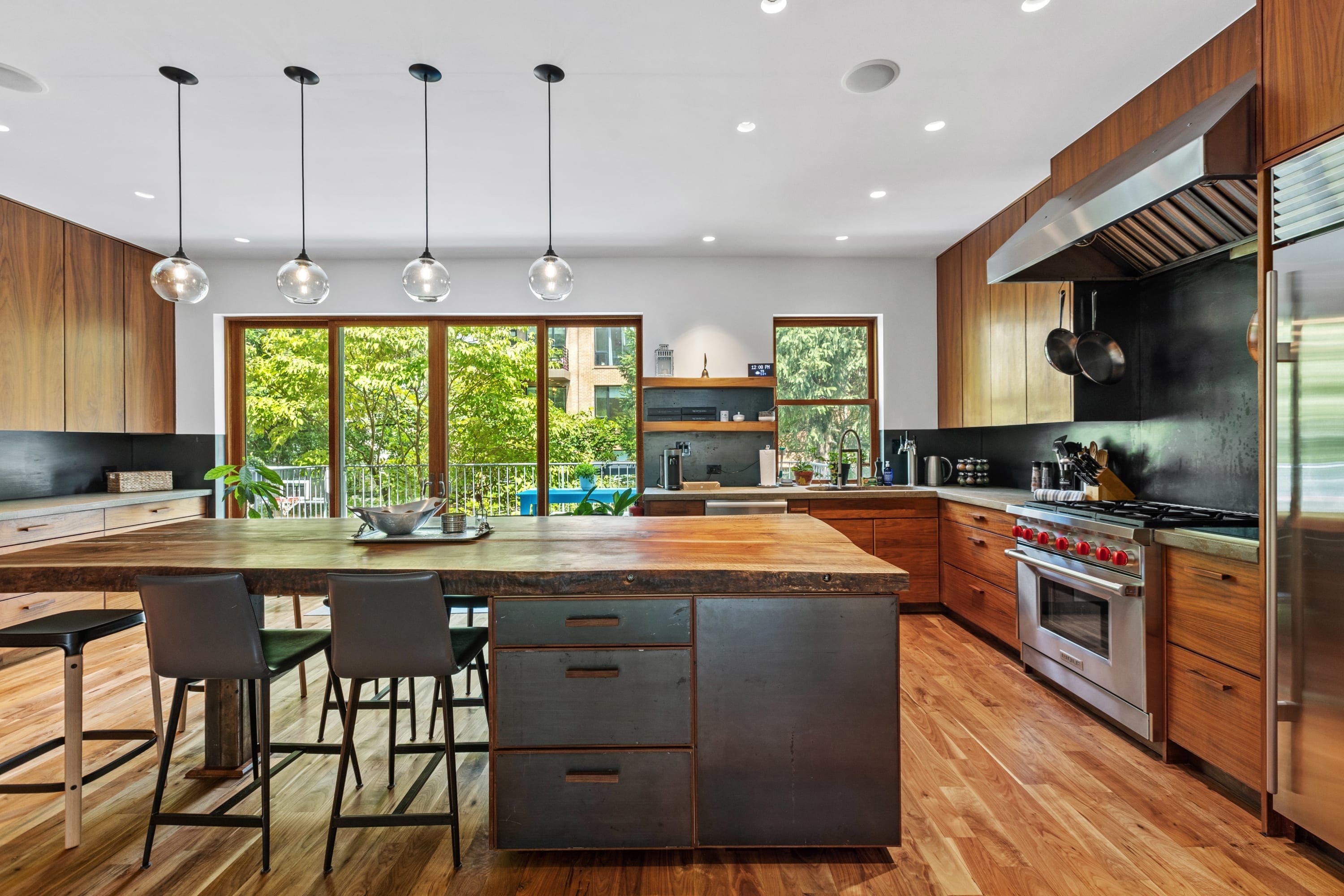 Apartment Waverly Clinton Hill: Spacious 4-Bedroom Apartment Rental with Office Space in Clinton Hill