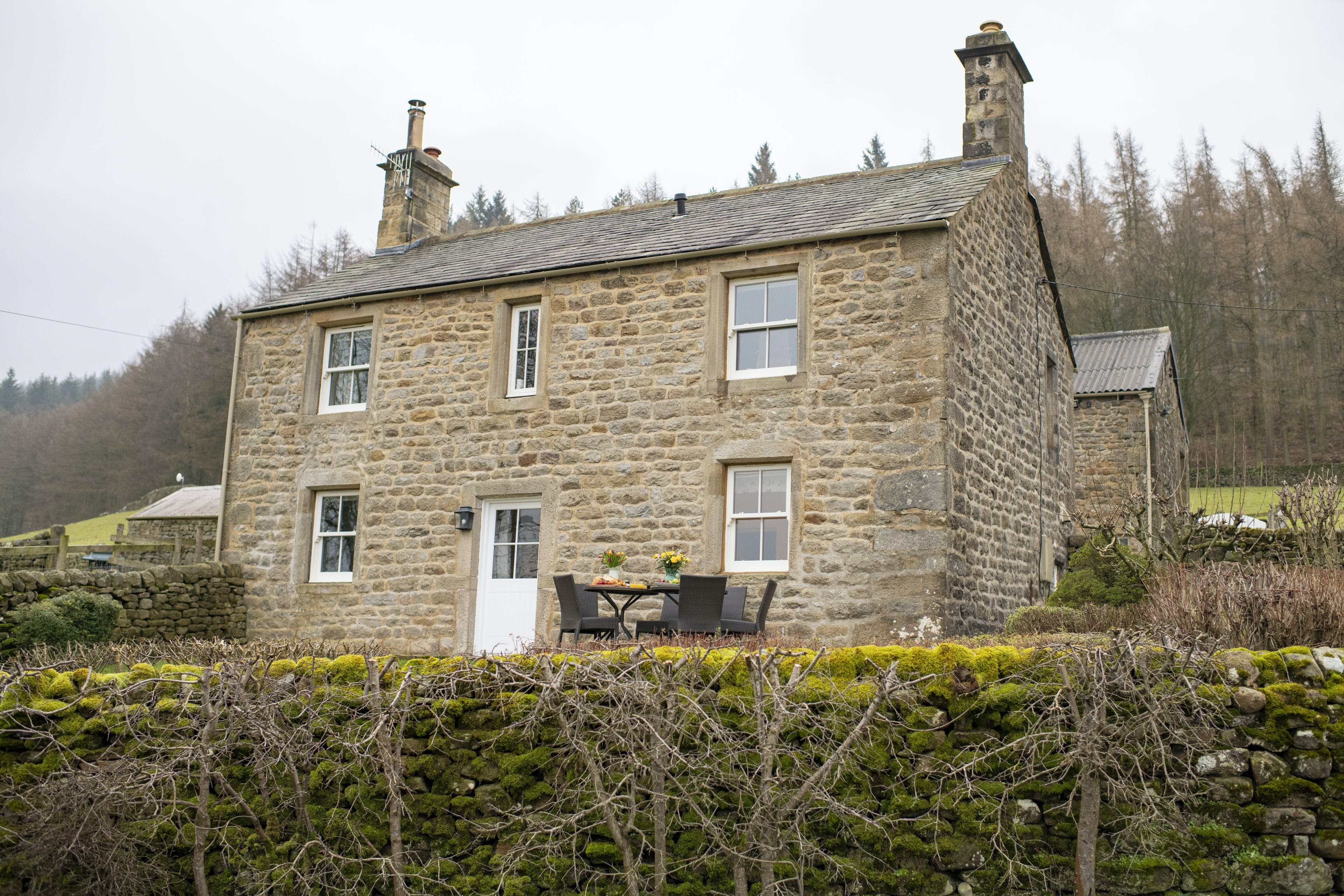 Apartment Wharfe Bolton Abbey: Charming 3-Bedroom Apartment Rental with BBQ and Family Friendly in North Yorkshire