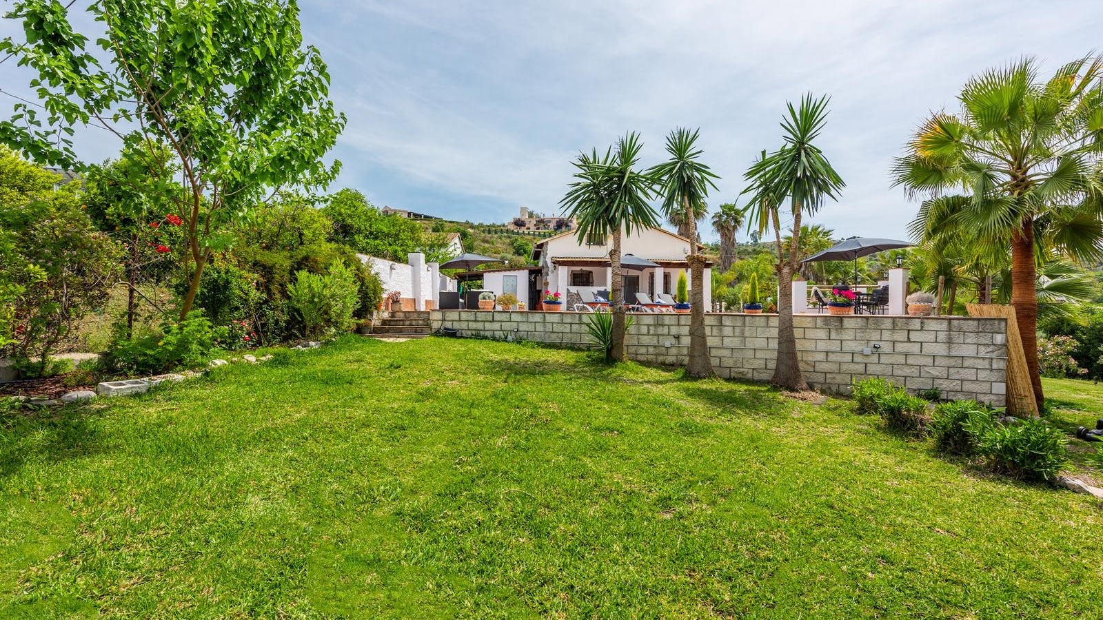 Casa Algarrobo Coín: Spacious 3-Bedroom Apartment with Pool and Sea View, Valle del Guadalhorce