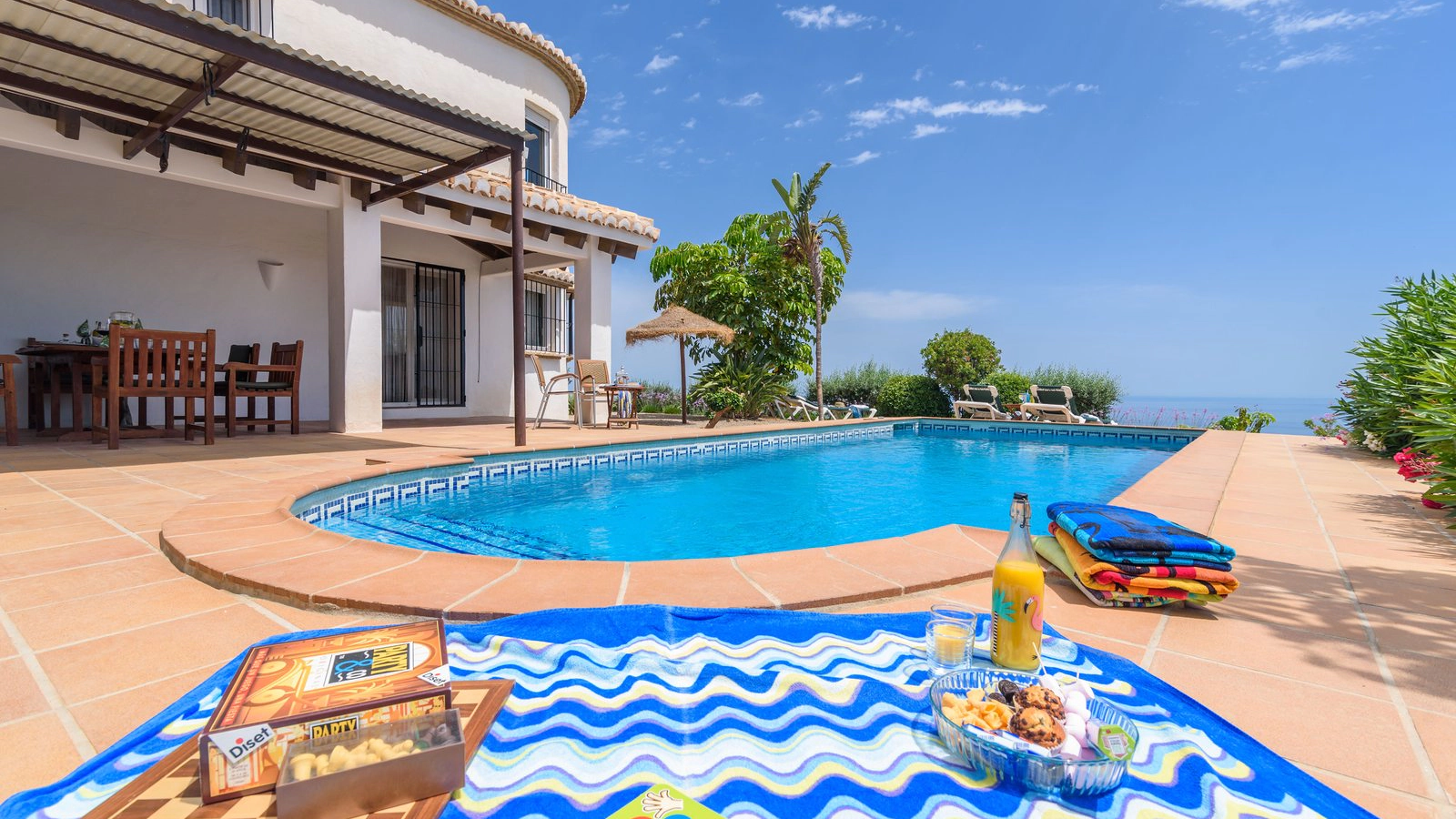 Casa Almijara Torrox: Charming 3-Bedroom Apartment with Private Pool and Sea Views, Axarquia