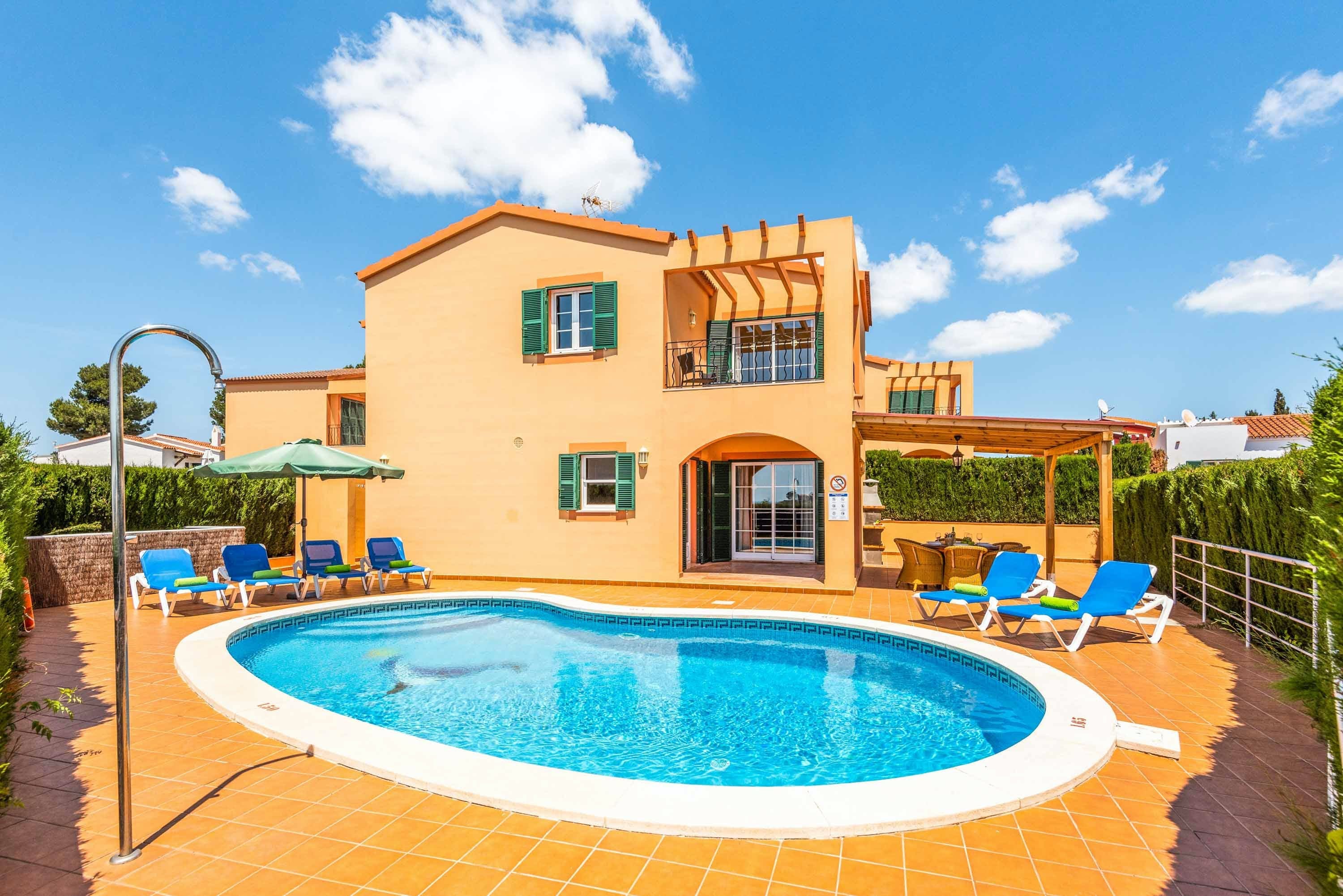 Casa Alzina Ciutadella: Charming 3-Bedroom Apartment with Pool and Seaview, Ciutadella Menorca