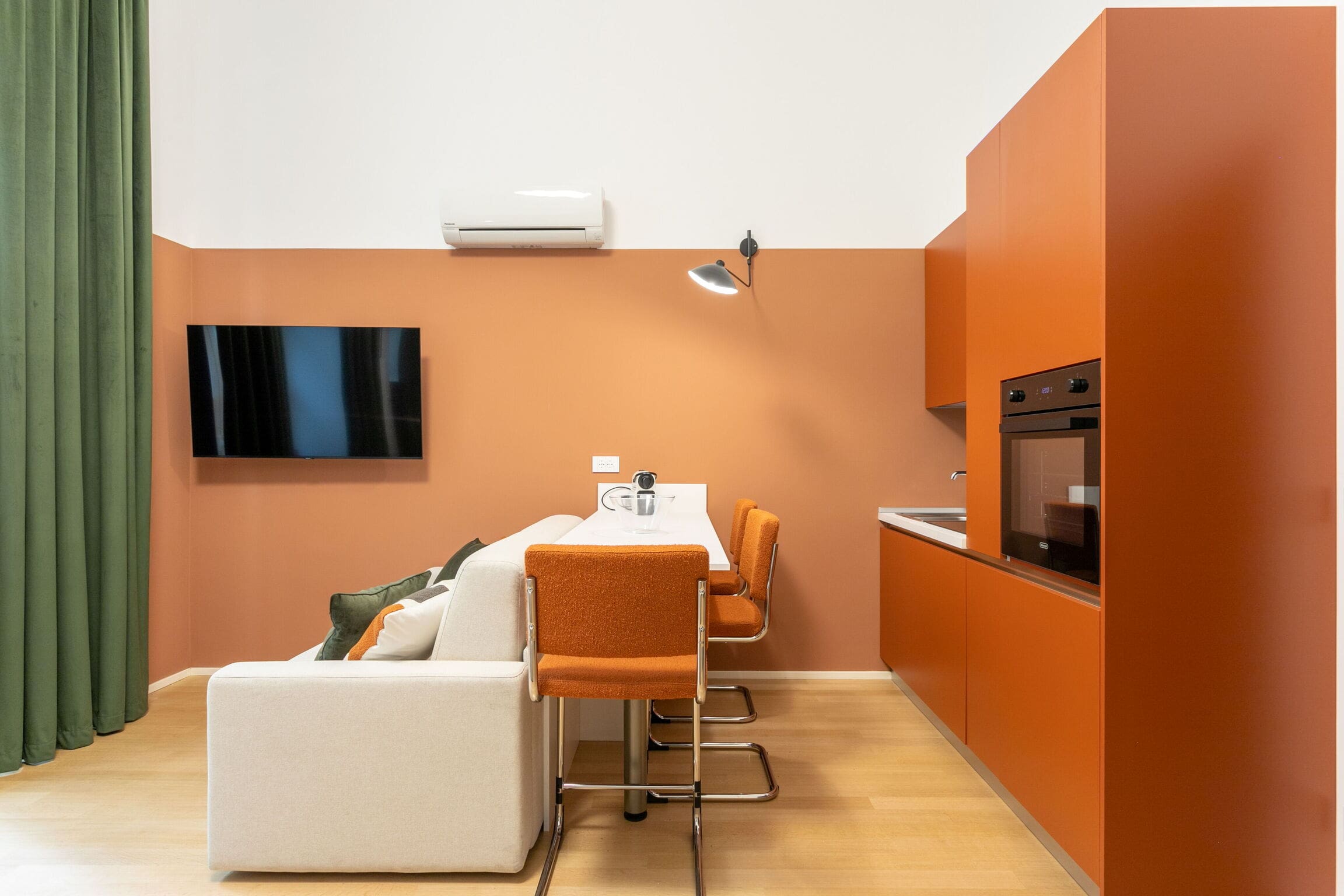 Villa Levante Vetra Cinque Vie: Chic 1-Bedroom Apartment with Air Conditioning in Cinque Vie, Milan