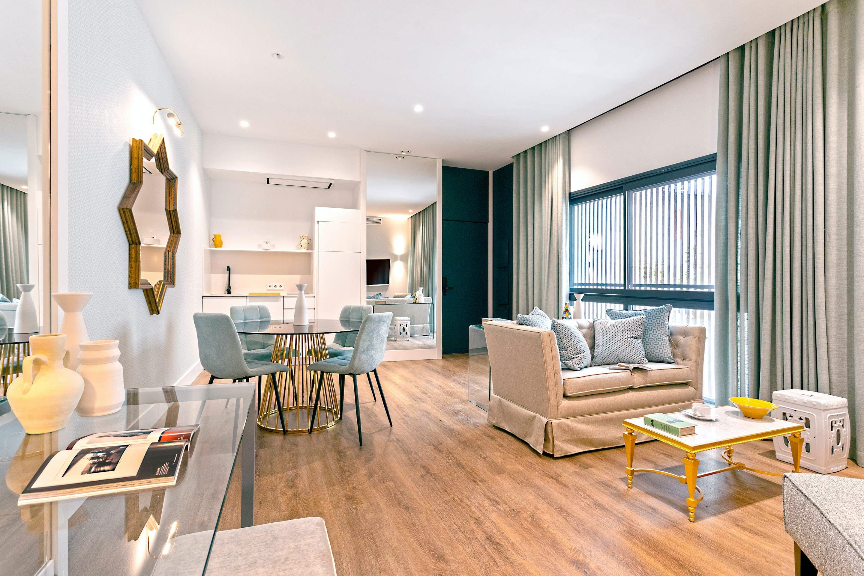 Villa Mestral Chapín El Arenal: Chic 2-Bedroom Apartment with Shared Pool in El Arenal, Sevilla