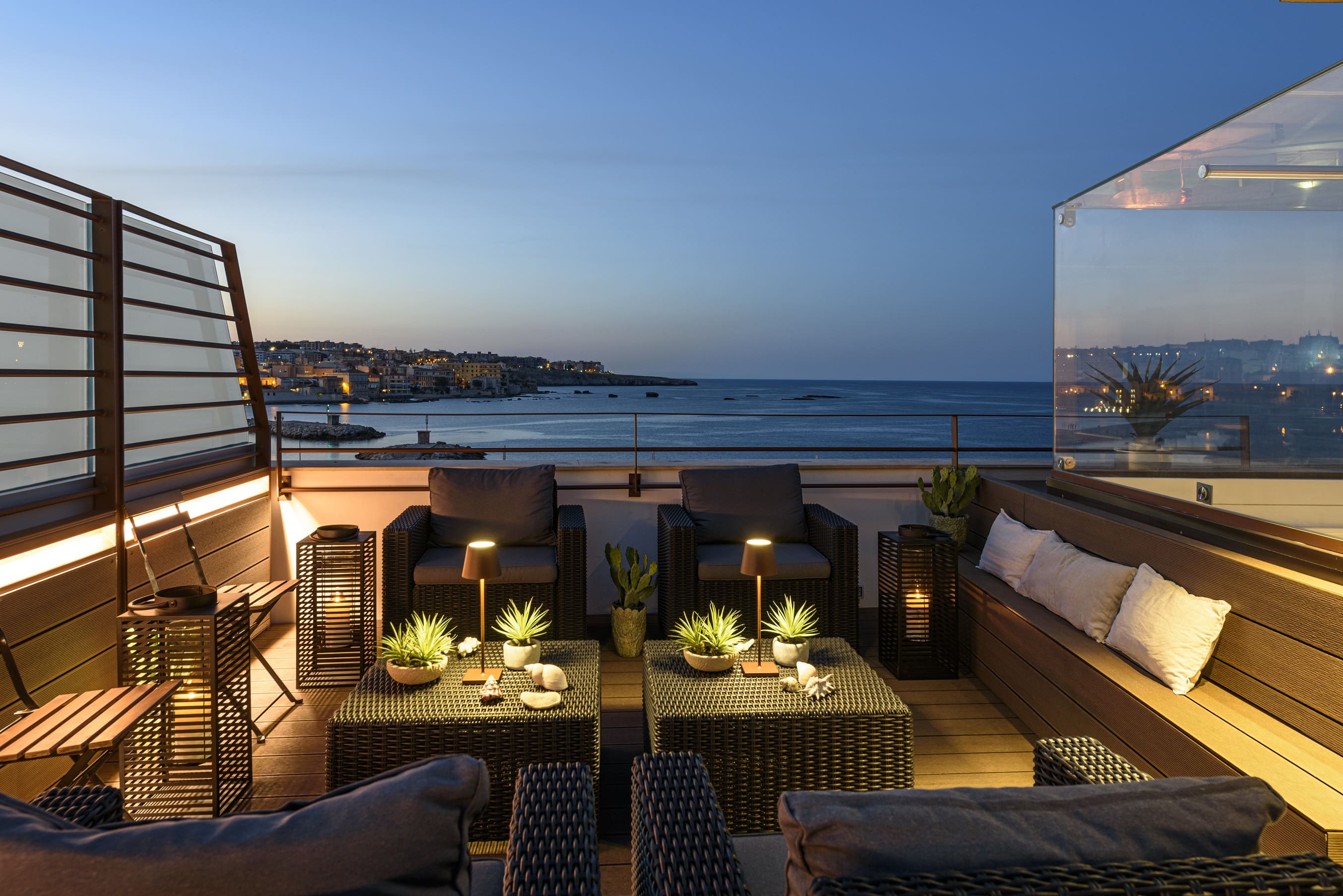 Casa Aretusa Siracusa: Charming 1-Bedroom Apartment with Sea View Terrace, Apartment Rental Syracuse