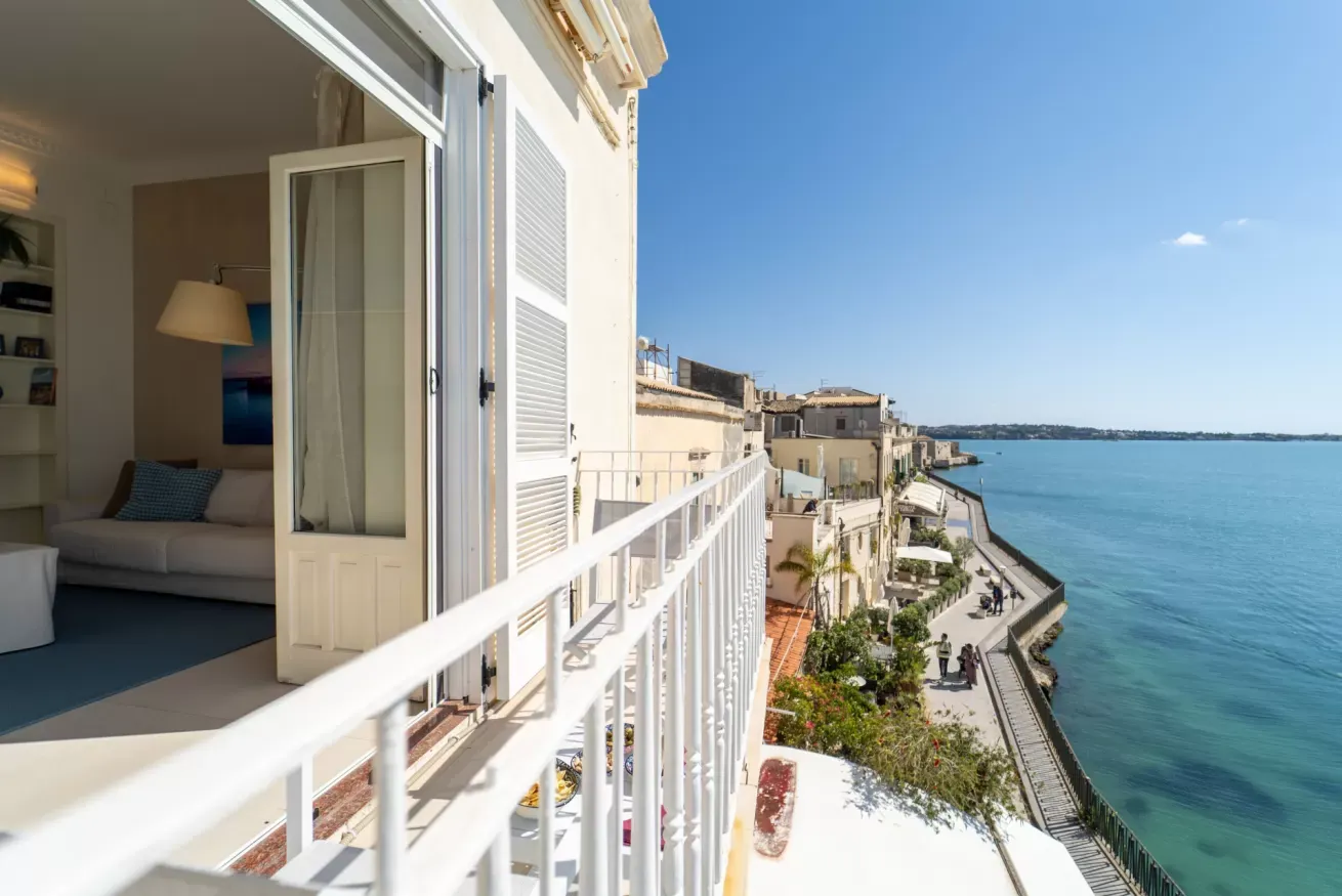Villa Levante Plemmirio Syracuse: Charming 1-Bedroom Apartment Rental with Sea Views in Syracuse, Sicily