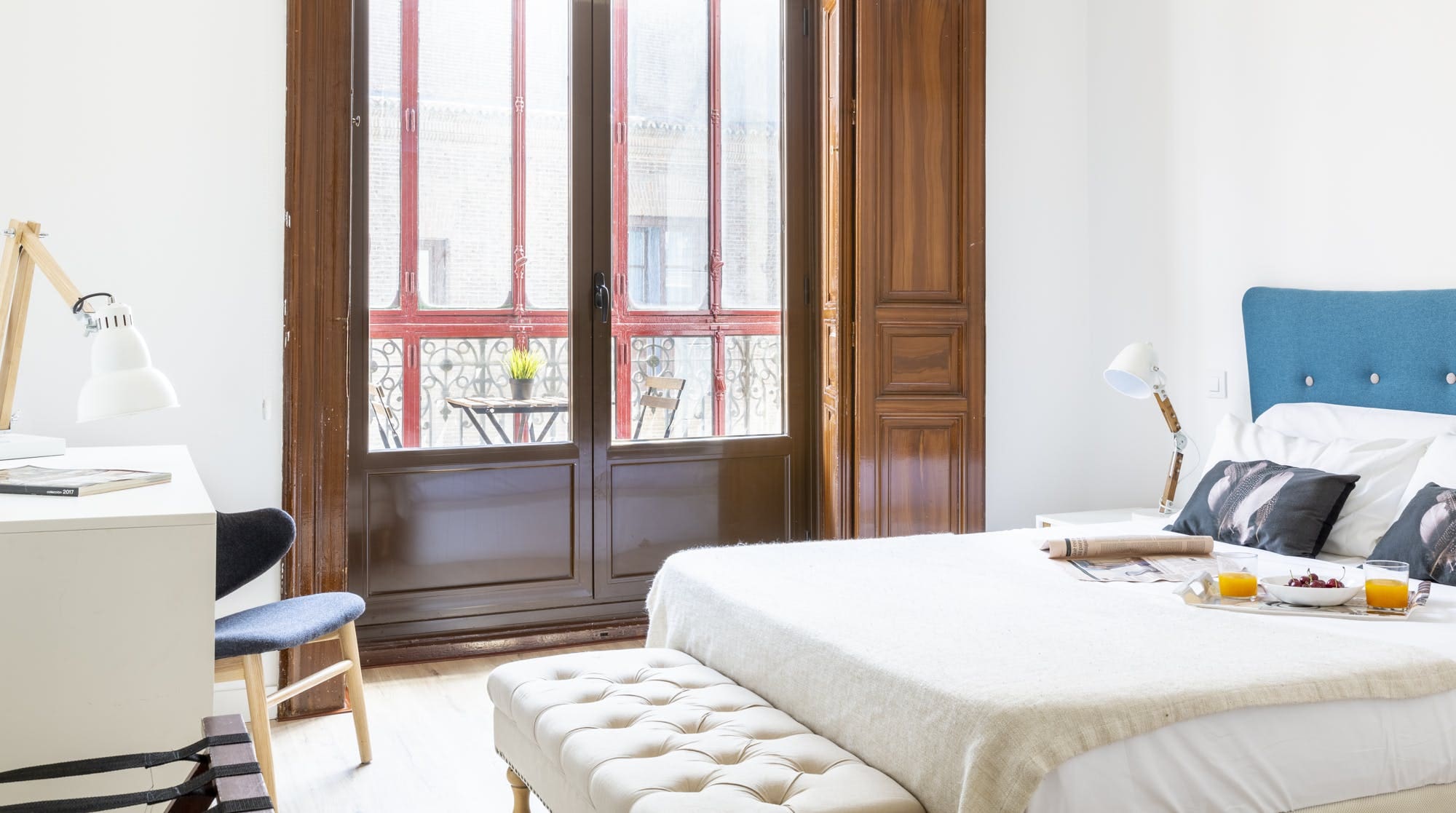 Villa Esmeralda Lavapiés Puerta del Sol: Chic 2-Bedroom Family-Friendly Apartment Rental, Puerta del Sol Madrid