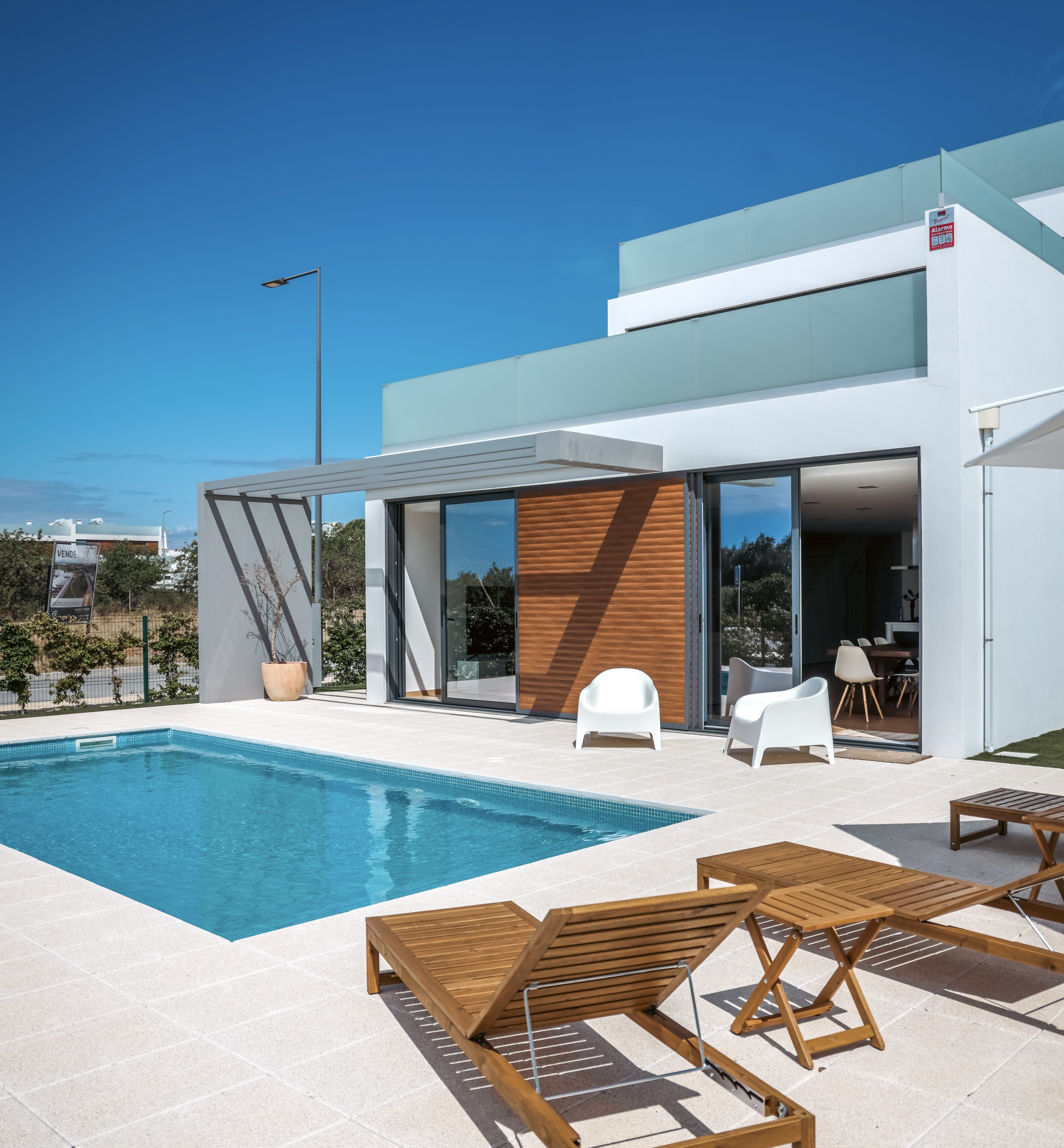 Casa Azinheira Tavira: Luxury 3-Bedroom Villa with Private Pool and Rooftop Terrace, Tavira