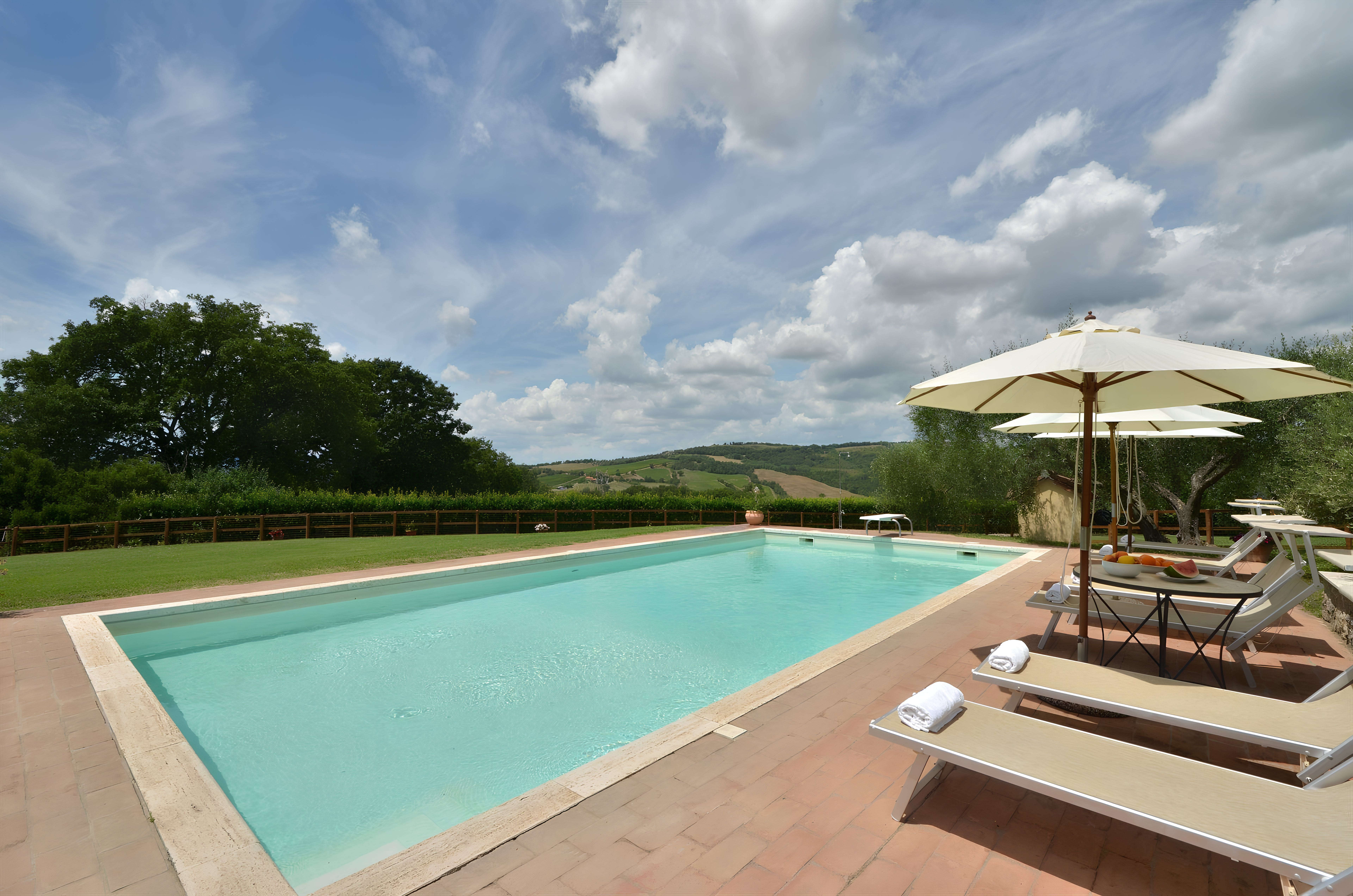Casa Baccelli Grosseto: Stylish 3-Bedroom Apartment with Private Pool and Hot Tub, Tuscany South