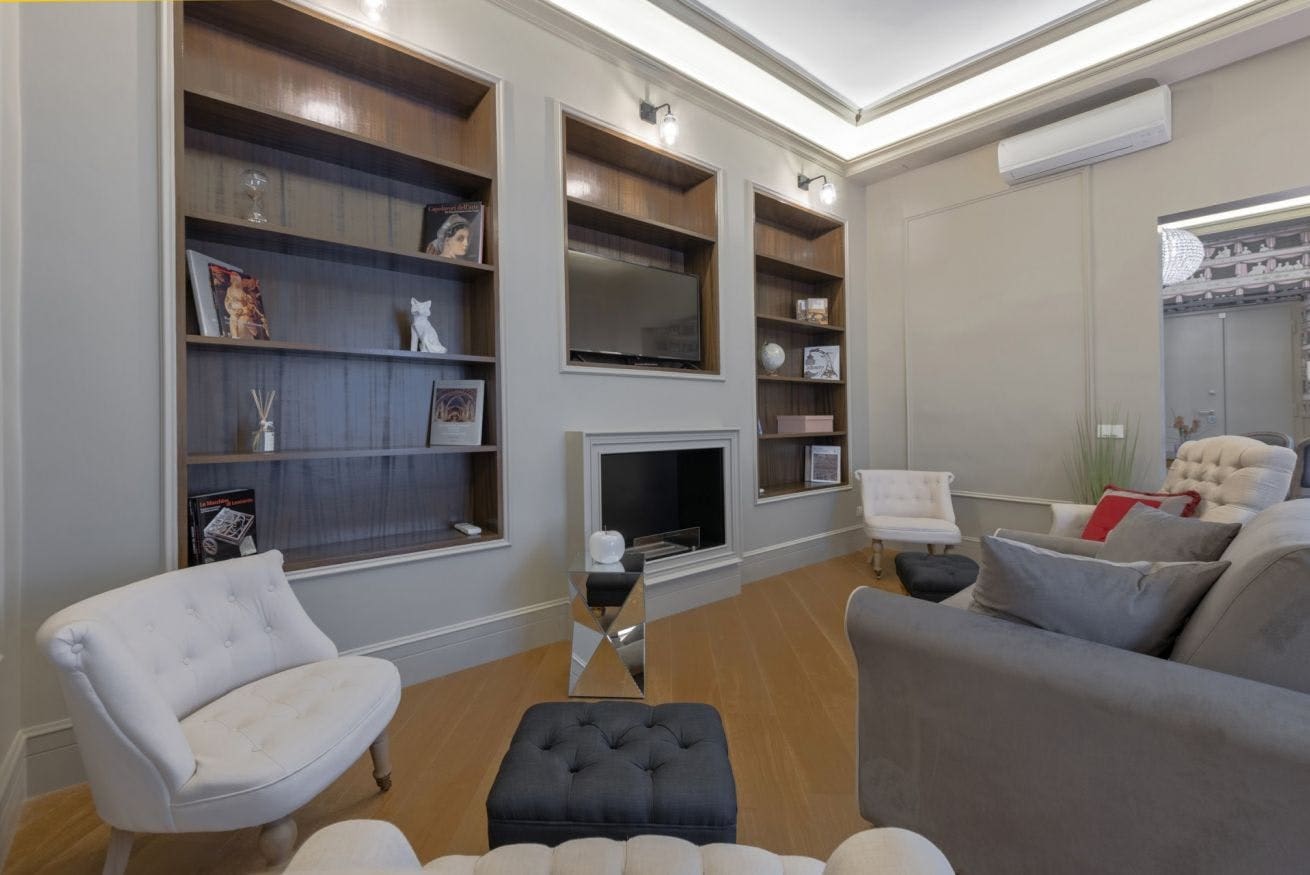 Casa Bargello Santa Croce: Charming 2-Bedroom Apartment Rental with Air Conditioning, Florence Santa Croce