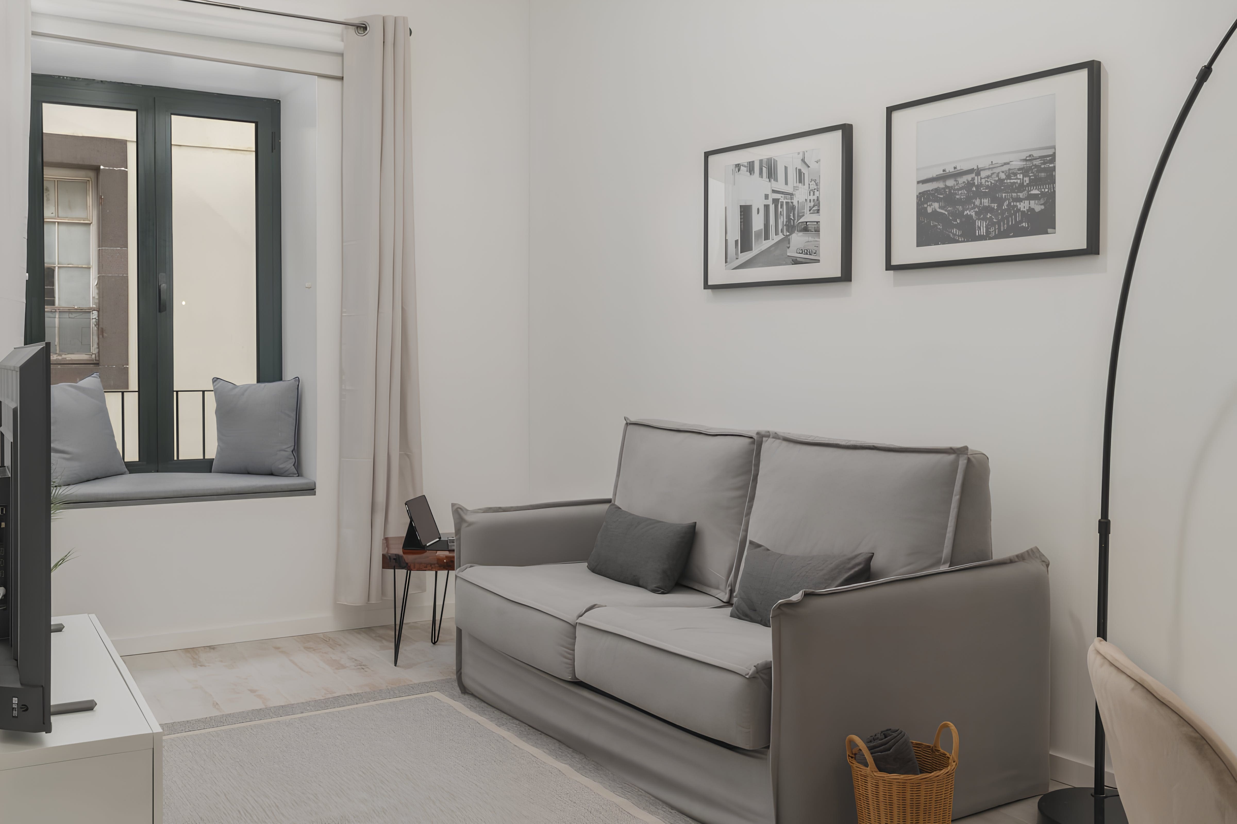 Casa Barreirinha Funchal: Modern 1-Bedroom Apartment with Sea Views and Air-Con, Funchal