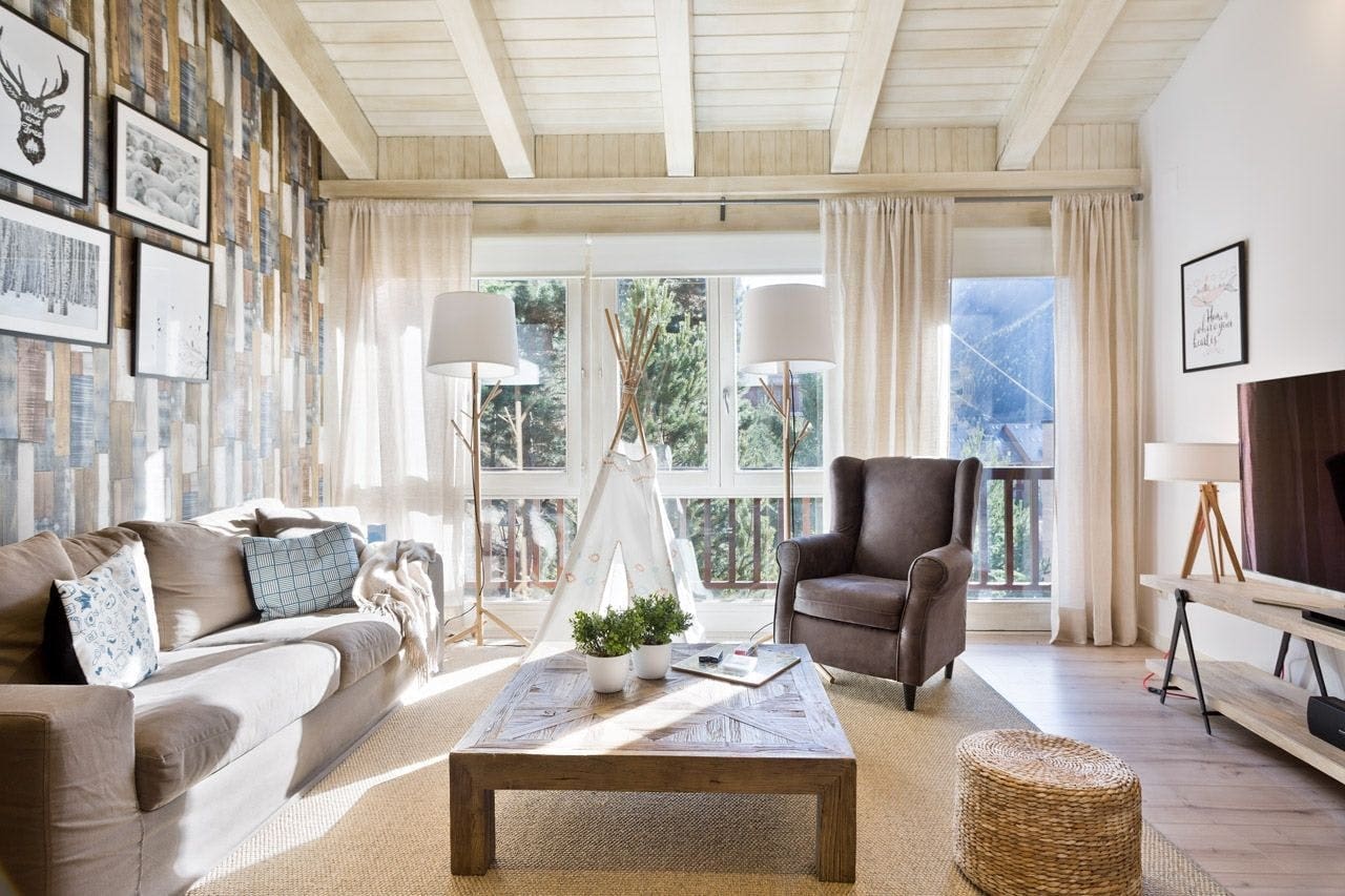Casa Beret Vielha: Stylish 2-Bedroom Ski Apartment Rental with Family-Friendly Features in Val d’Aran