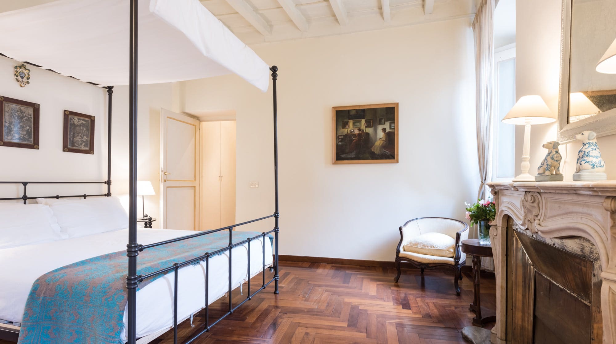 Casa Biagio Borgo: Charming 2-Bedroom Apartment Rental with Air Conditioning in Borgo Rome