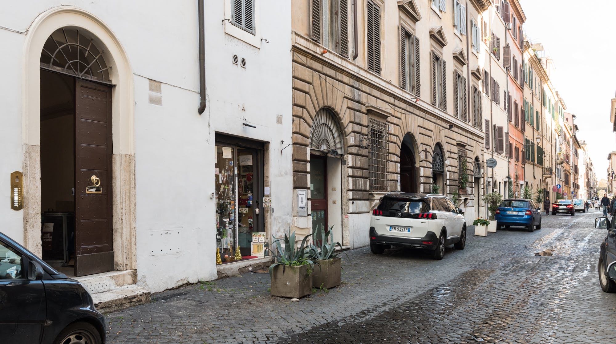 Casa Biagio Borgo: Charming 2-Bedroom Apartment Rental with Air Conditioning in Borgo Rome