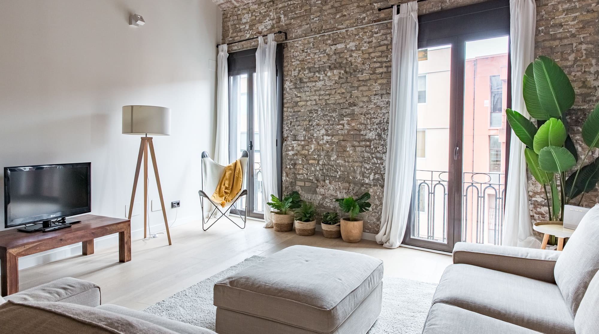 Villa Llevant Llacuna El Poblenou: Stylish 1-Bedroom Apartment with Sea Views, Air-Con in El Poblenou, Barcelona