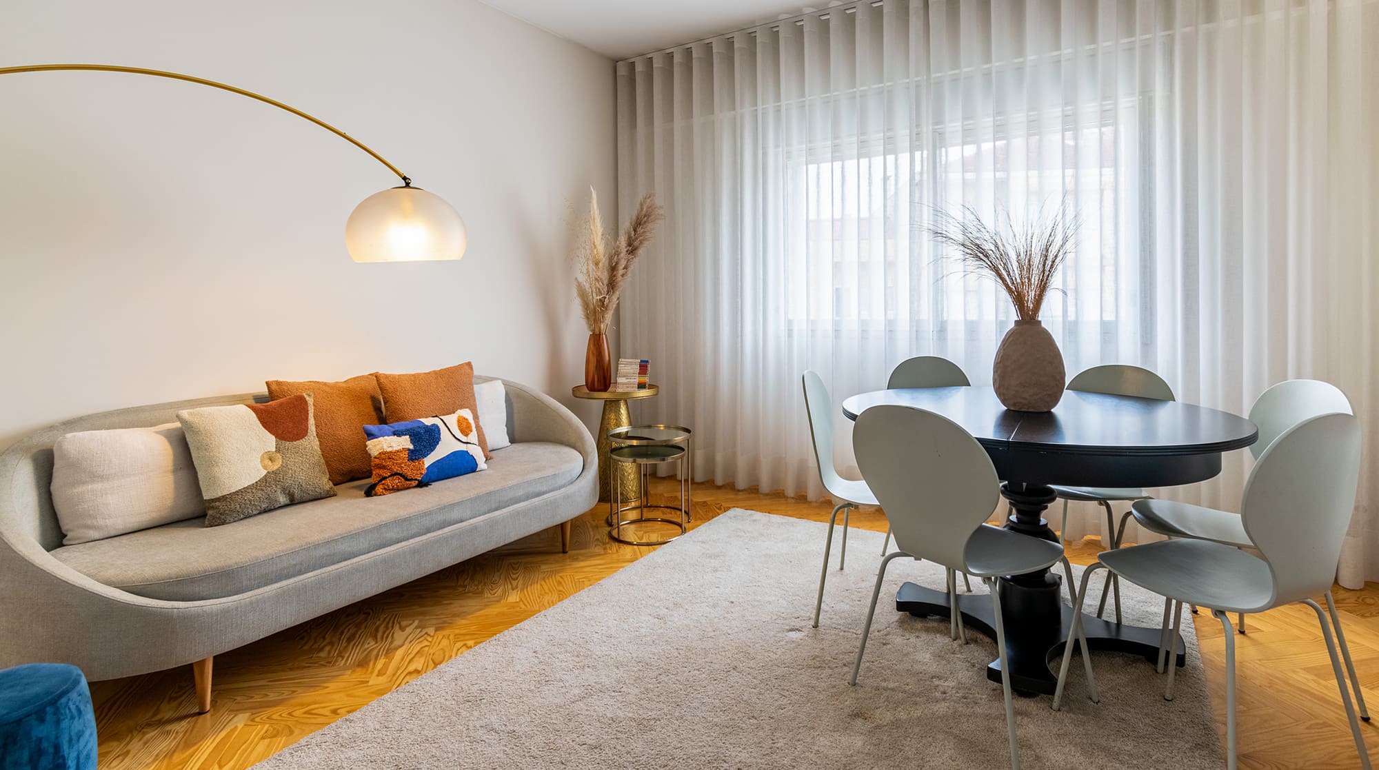 Casa Bonfim Porto: Spacious 5-Bedroom Penthouse Rental with Seaviews in Bonfim, Porto