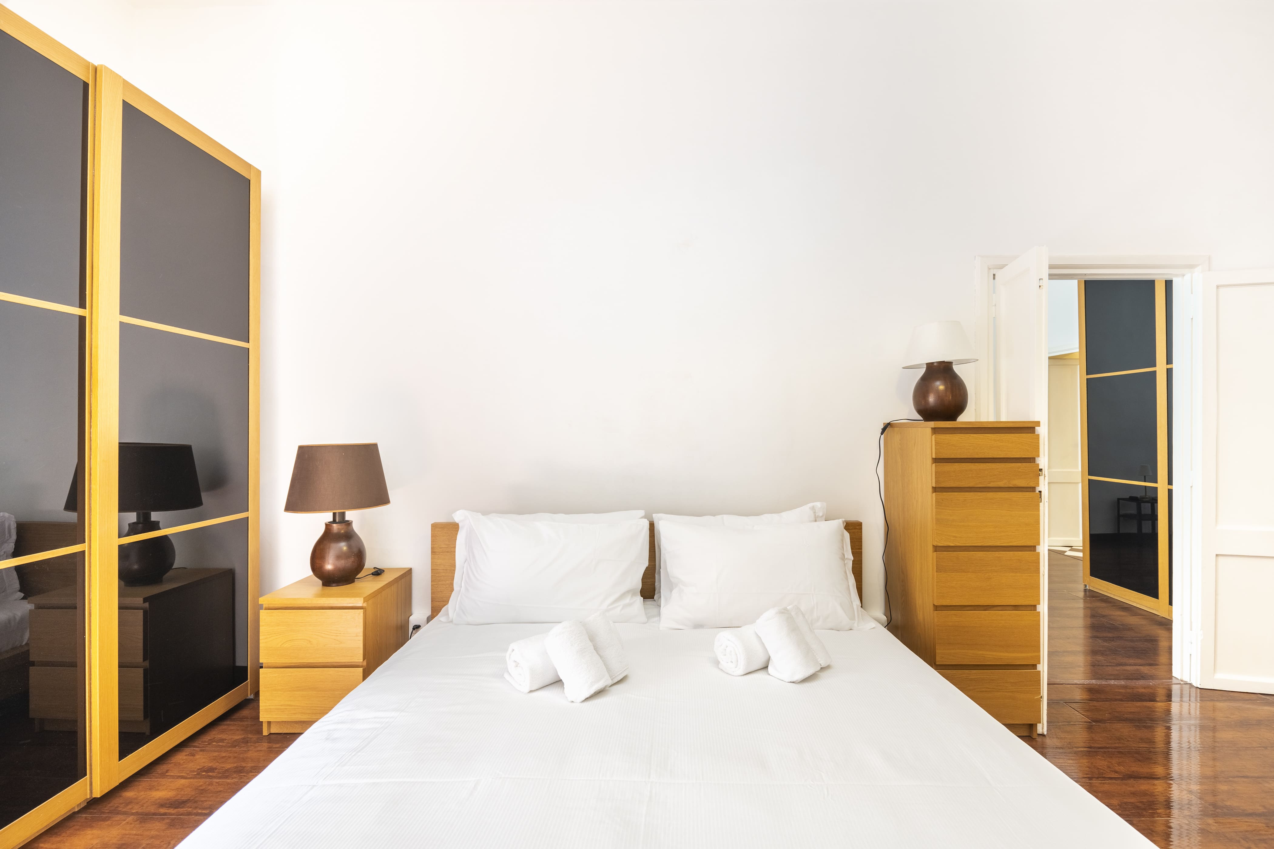 Casa Borghetto Borgo Borgo: Charming 2-Bedroom Apartment Rental with Air-Con in Borgo Rome