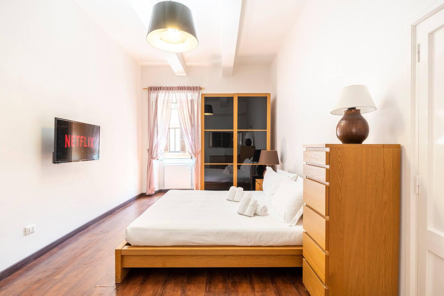 Casa Borghetto Borgo Borgo: Charming 2-Bedroom Apartment Rental with Air-Con in Borgo Rome