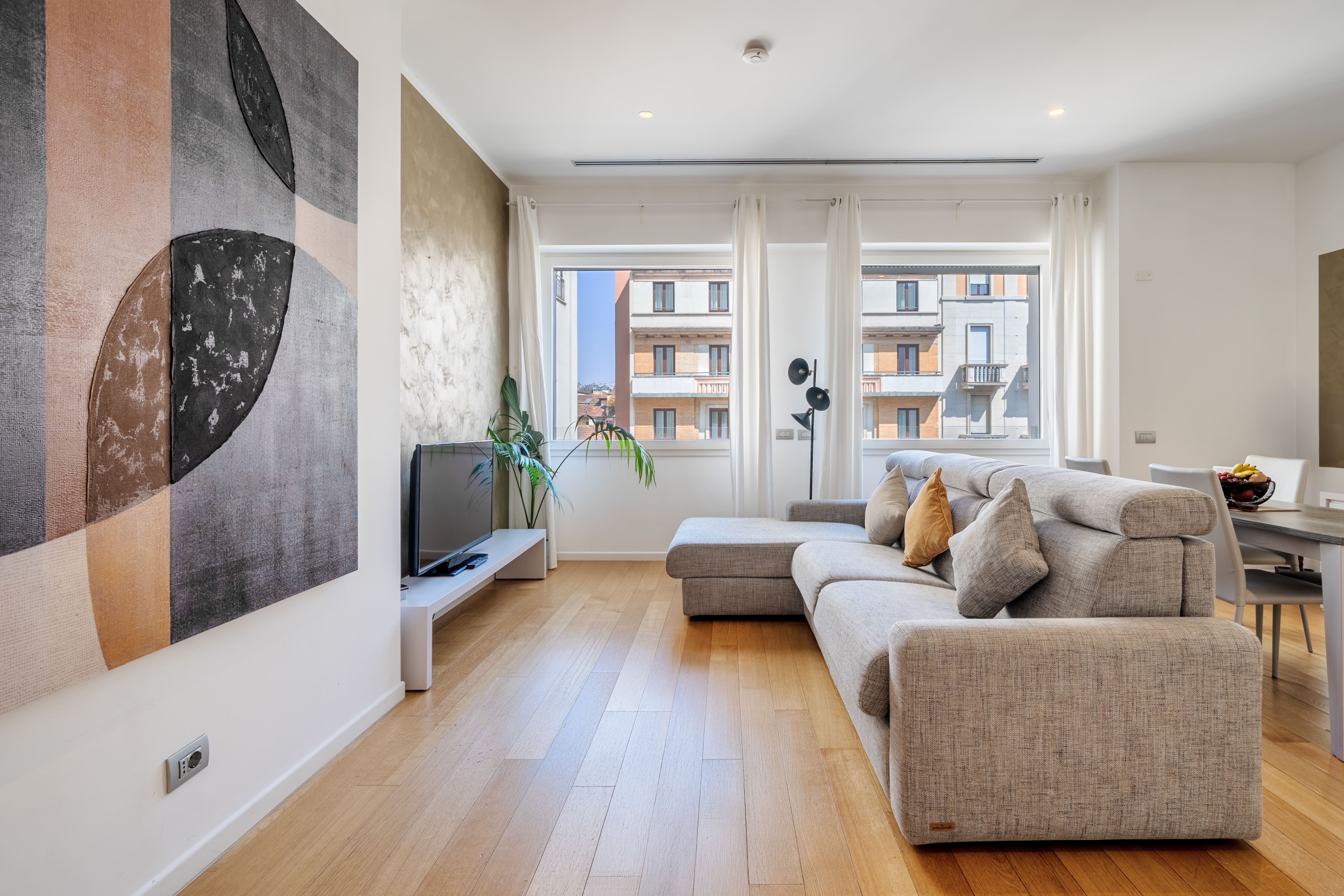 Villa Maestrale PortaVercellina Milan: Stylish 1-Bedroom Apartment with Air Conditioning, Apartment Rental Milan