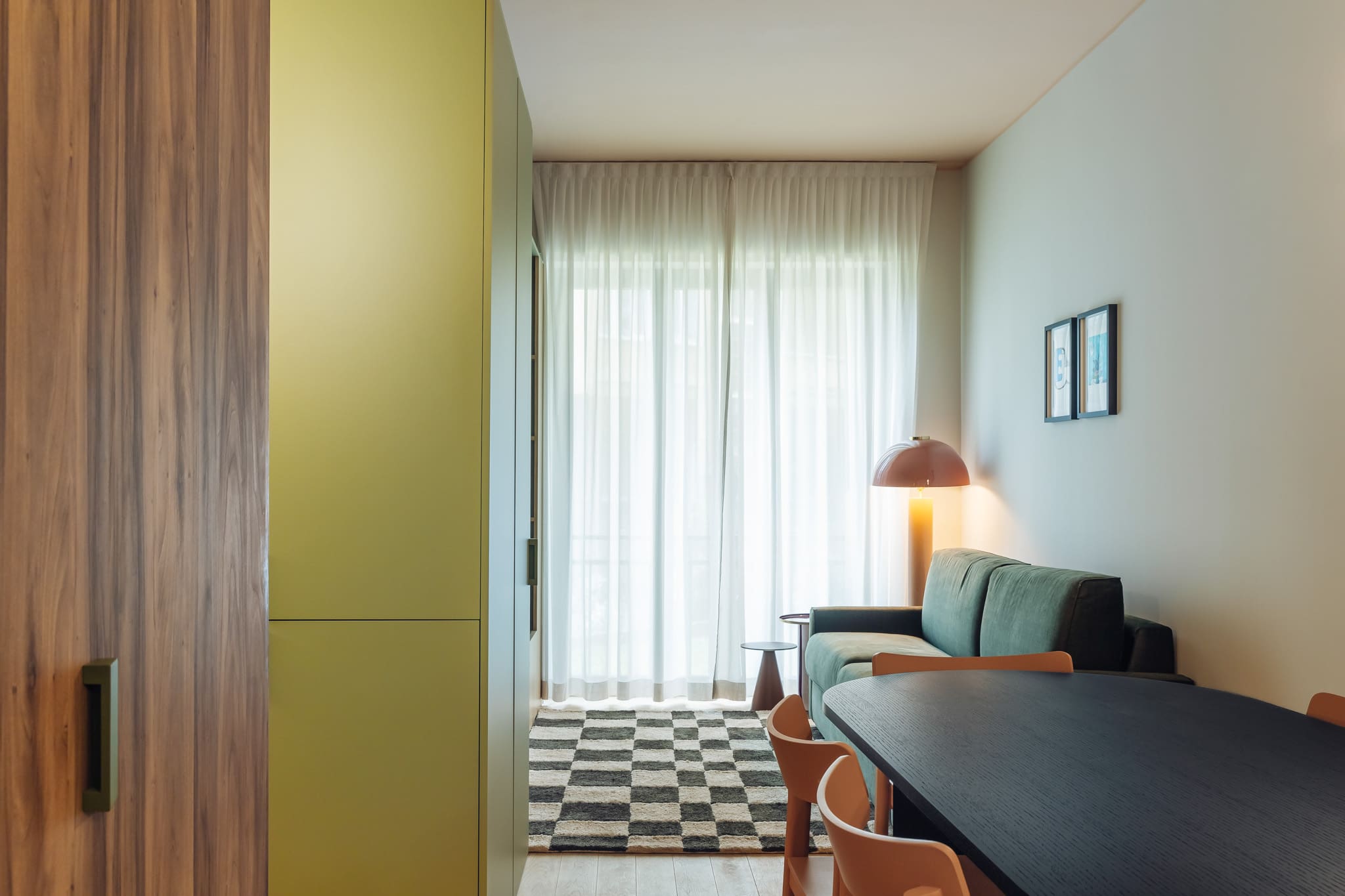 Casa Brera Milano: Modern 2-Bedroom Apartment Rental with Air-Con and Family-Friendly Features, Milan