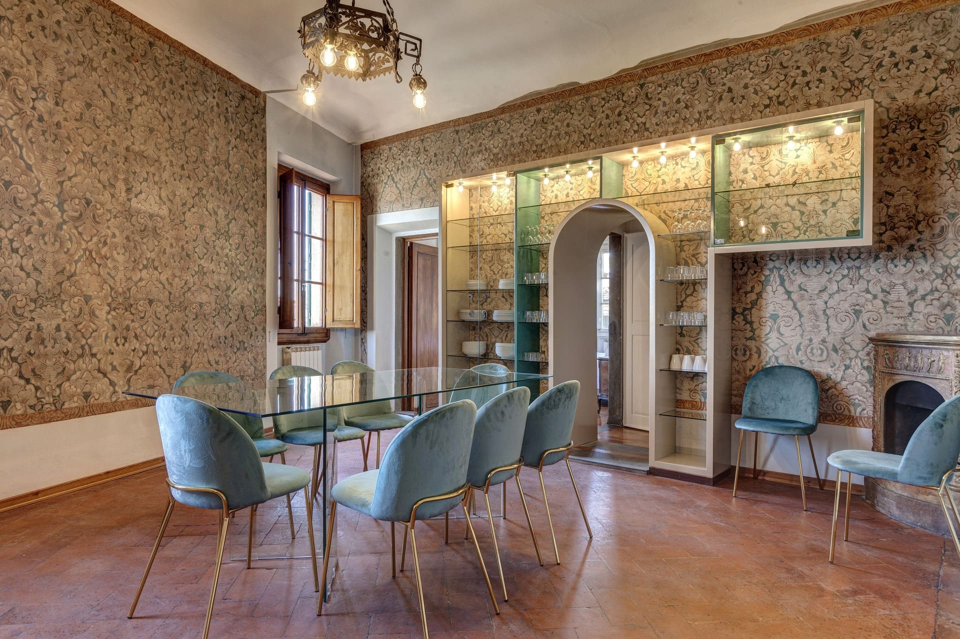 Casa Buonarroti Santa Maria Novella: Spacious 4-Bedroom Apartment Rental with Air Conditioning in Santa Maria Novella, Florence