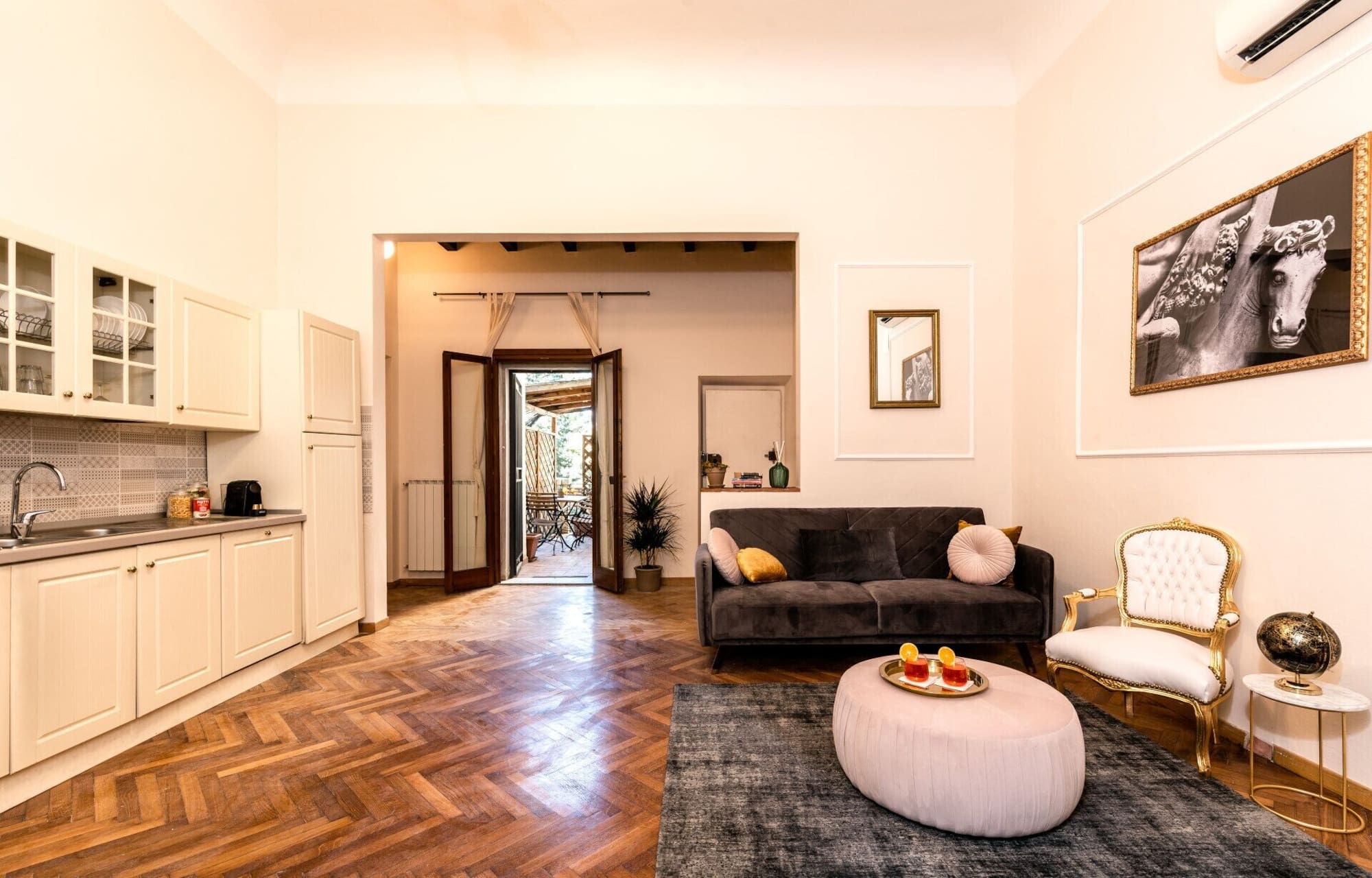 Casa Buontalenti Accademia: Elegant 3-Bedroom Apartment with Air-Con in Accademia, Florence