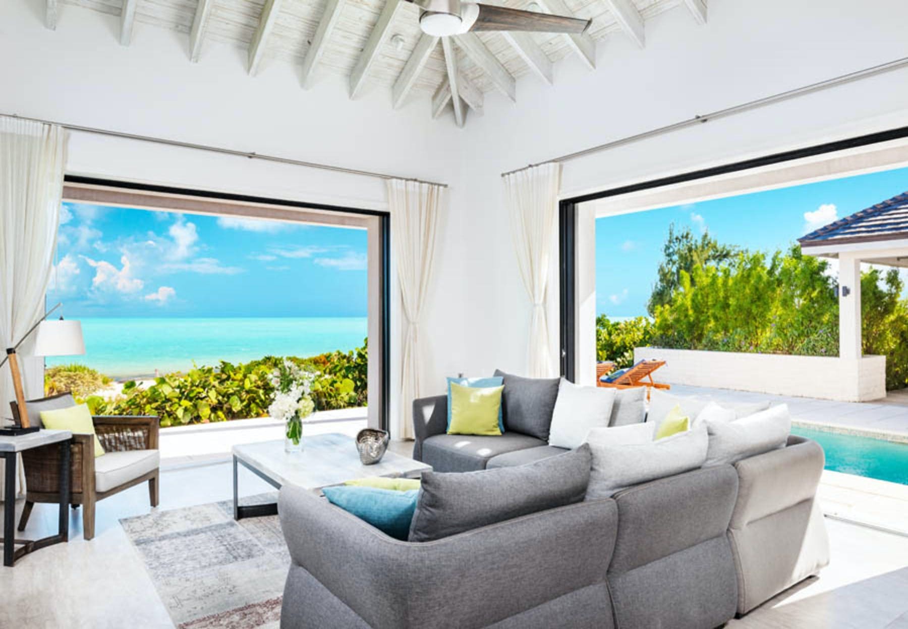 Villa Levante Grace Bay Turks and Caicos Islands: Luxury 2-Bedroom Apartment with Seaview and Pool, Turks and Caicos