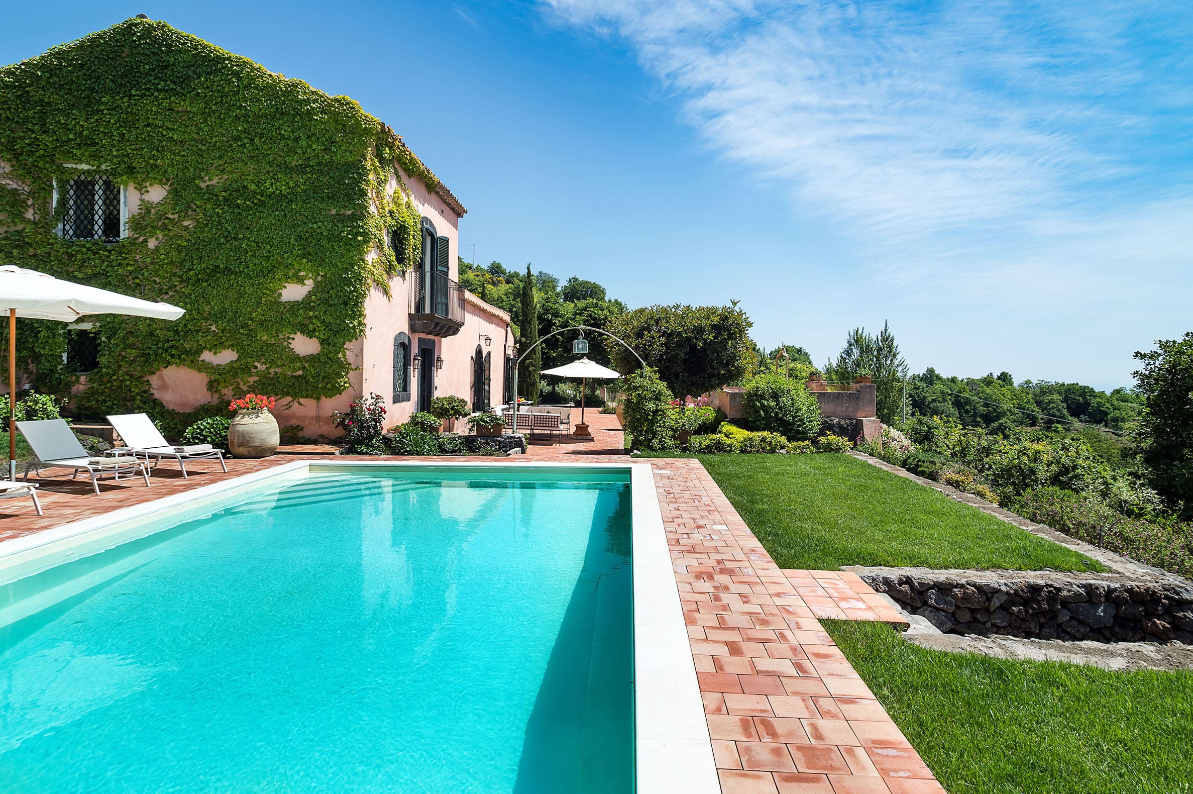 Casa Carruba Etna: Luxury 4-Bedroom Apartment with Private Pool and Countryside Views, Etna