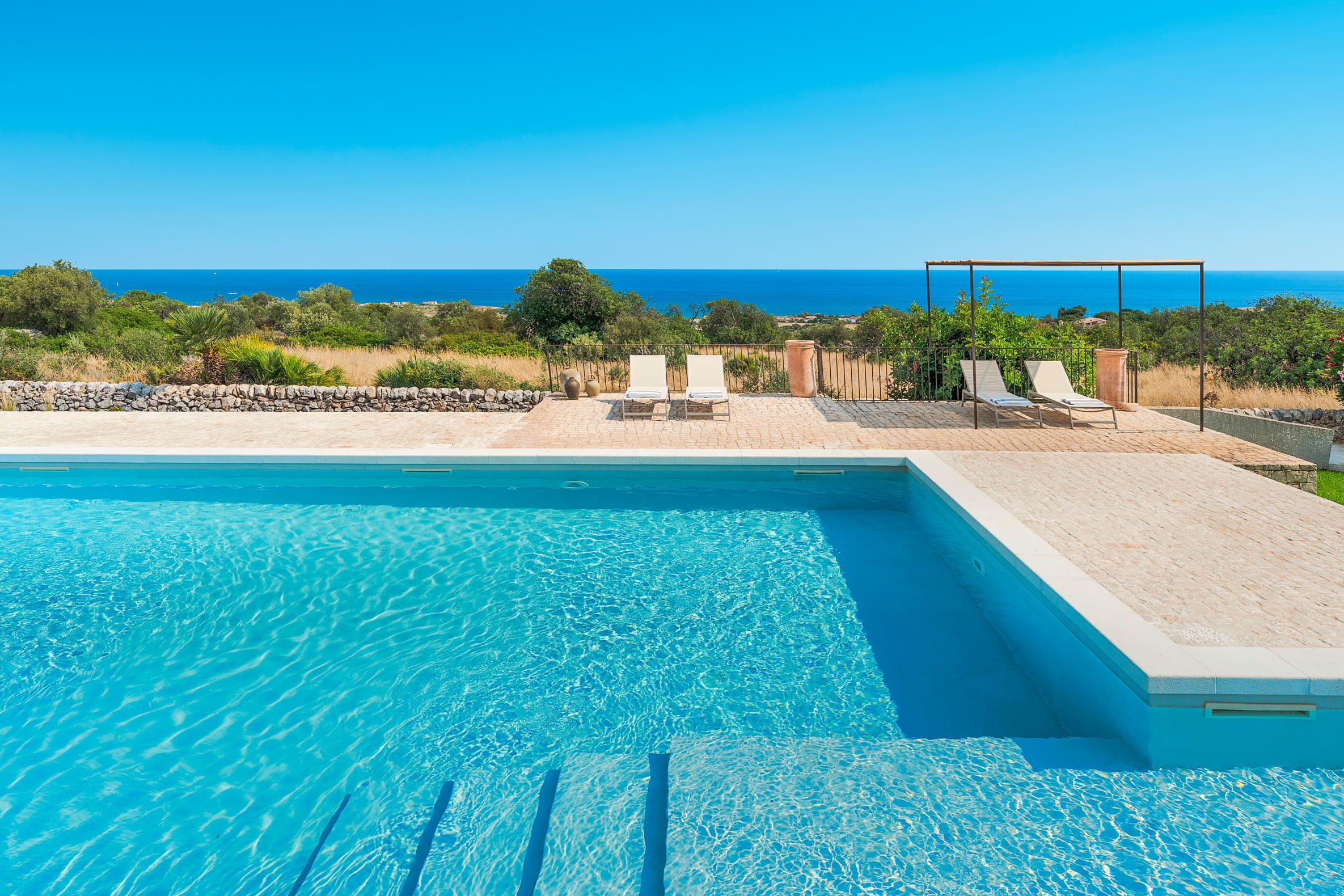 Casa Carrubi Scicli: Charming 3-Bedroom Apartment with Seaview and Pool, Val di Noto