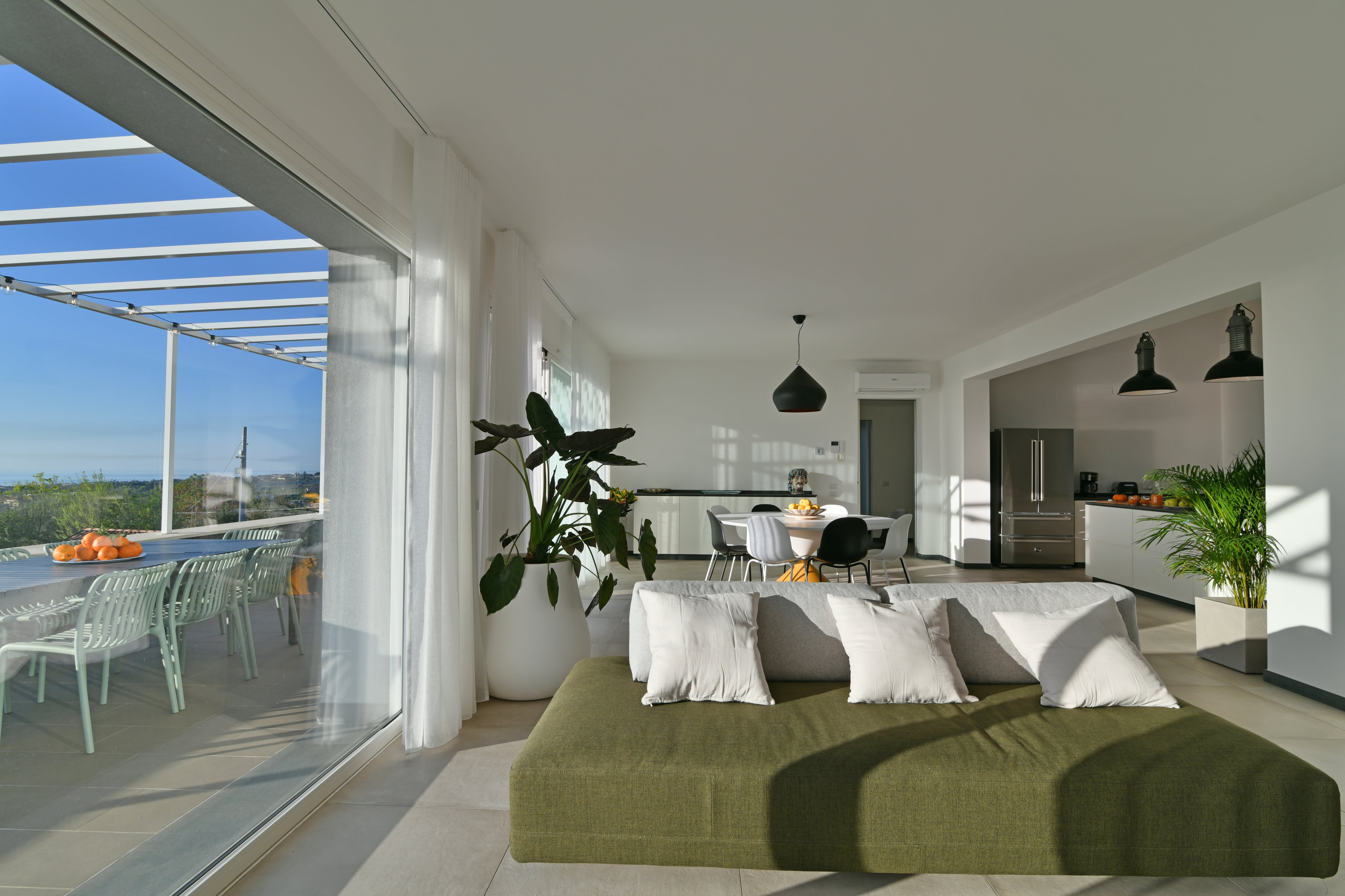 Casa Carrubo Etna Etna: Spacious 4-Bedroom Apartment Rental with Private Pool and Sea Views, Etna