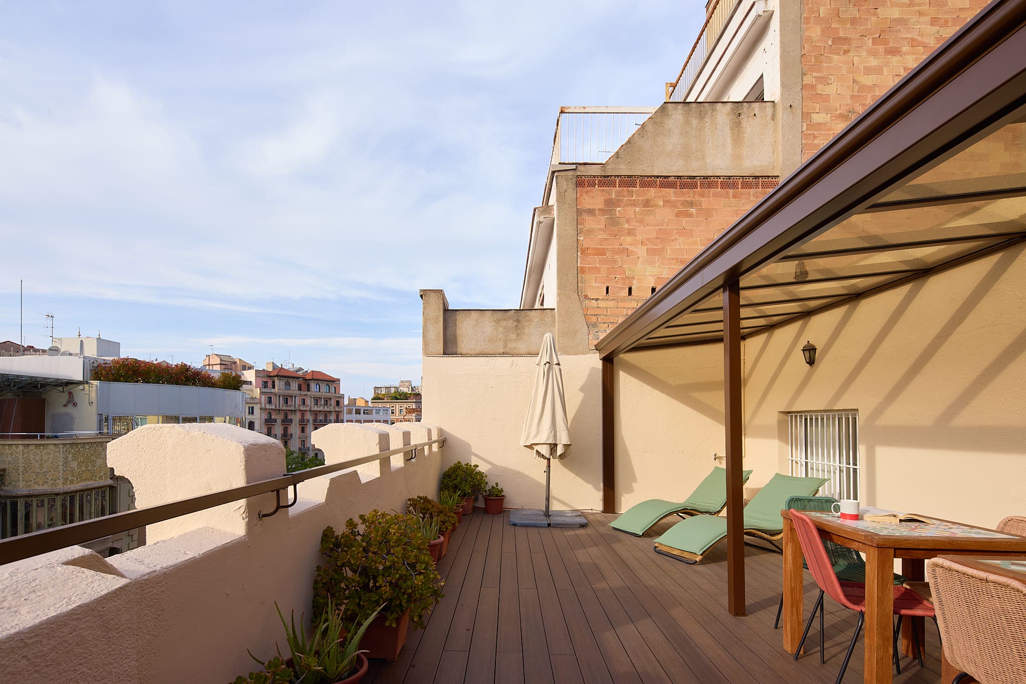 Villa Alborada Hospitalet Eixample: Stylish 3-Bedroom Apartment with Sea Views in Eixample, Barcelona