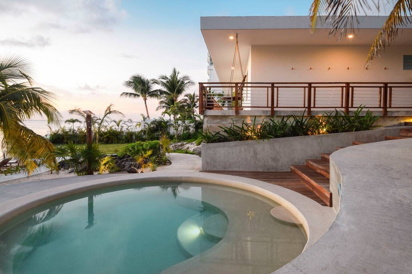 Casa Chukum Playa: Luxury 5-Bedroom Apartment with Beachfront Views, Playa del Carmen