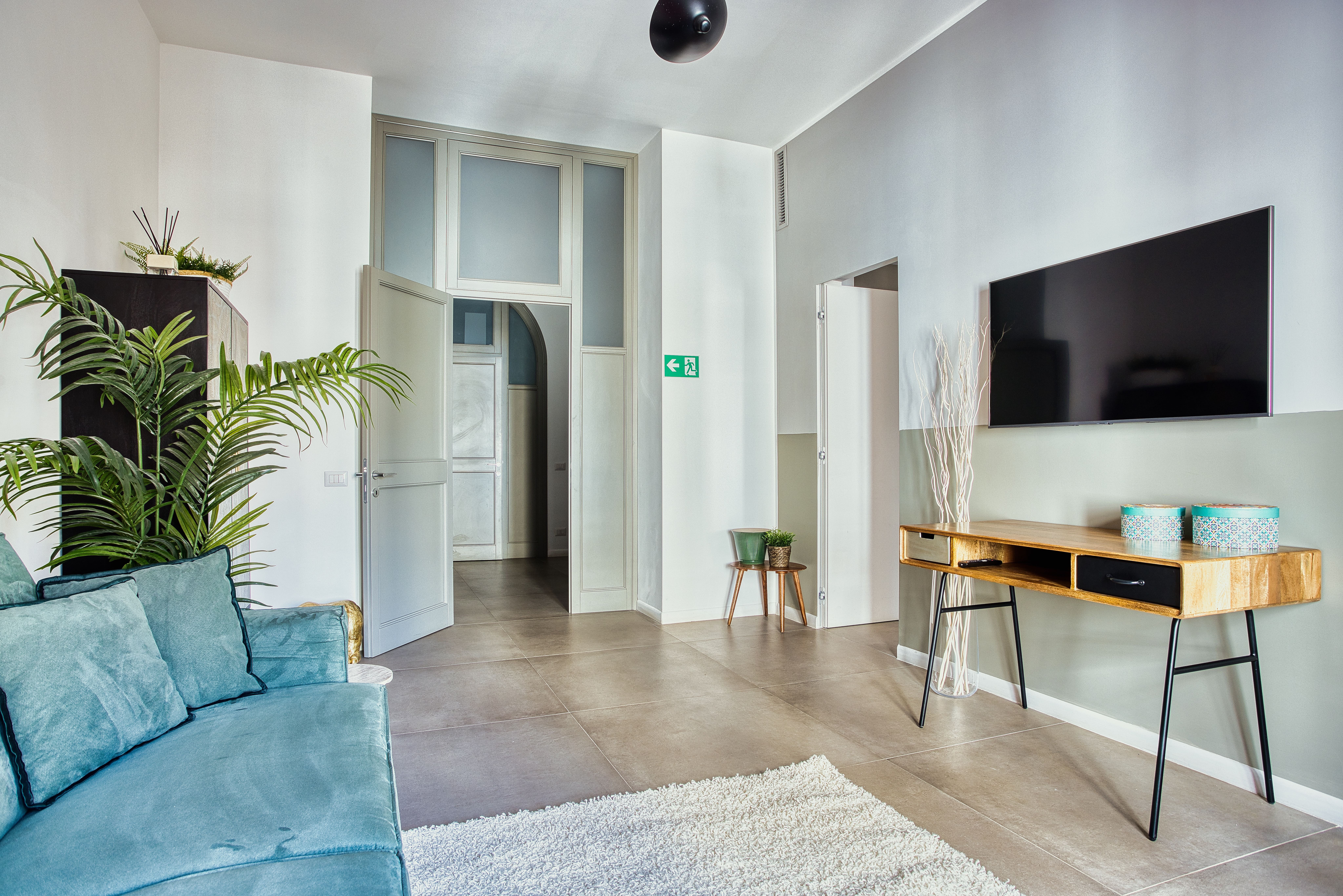Casa Clementina Borgo: Stylish 2-Bedroom Apartment Rental with Air-Con in Borgo Rome