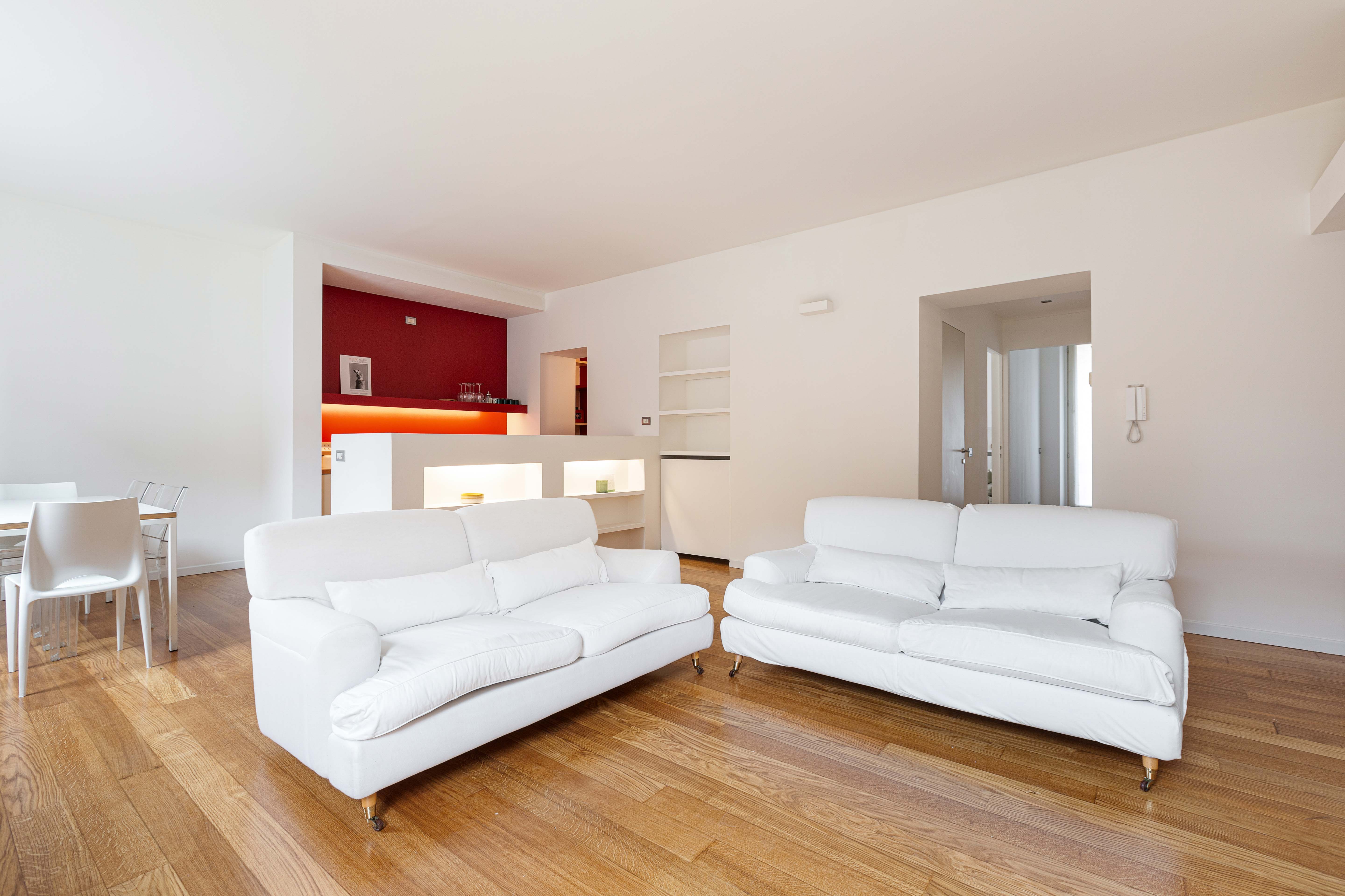 Casa Conche Navigli: Charming 2-Bedroom Apartment Rental with Balcony and Family-Friendly Features, Navigli