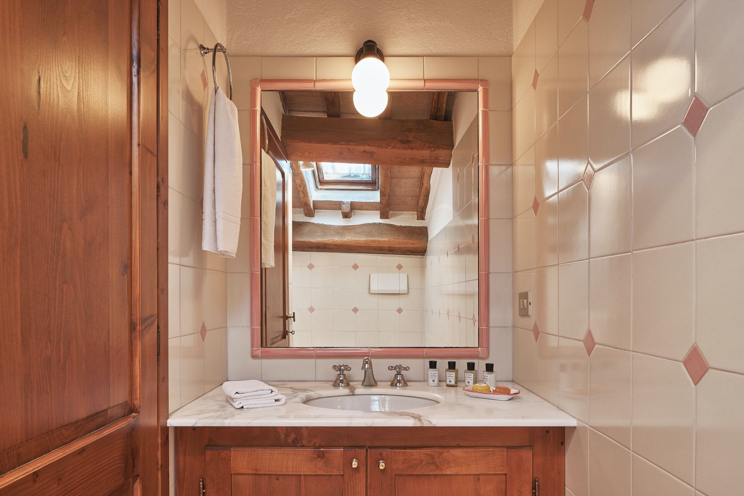 Casa Corno Perugia: Elegant 3-Bedroom Apartment with Shared Pool in Perugia