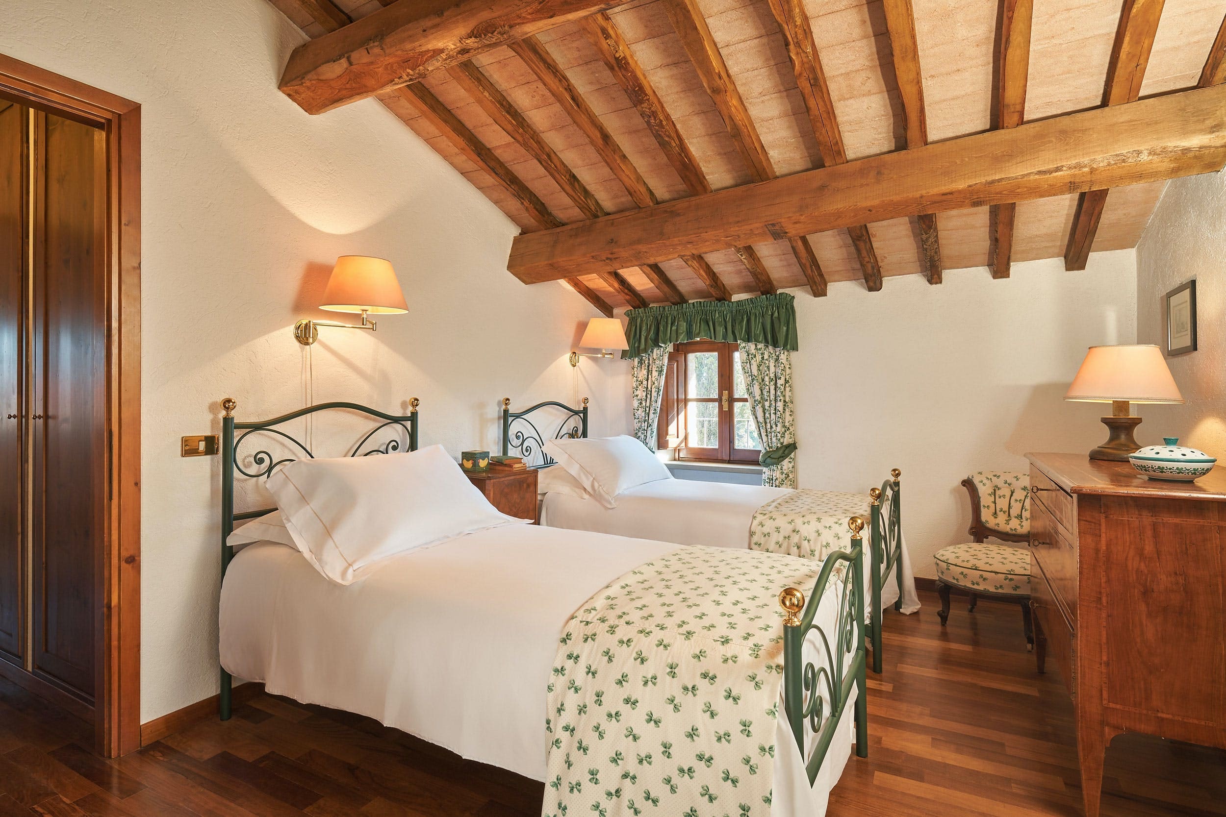Casa Corno Perugia: Elegant 3-Bedroom Apartment with Shared Pool in Perugia