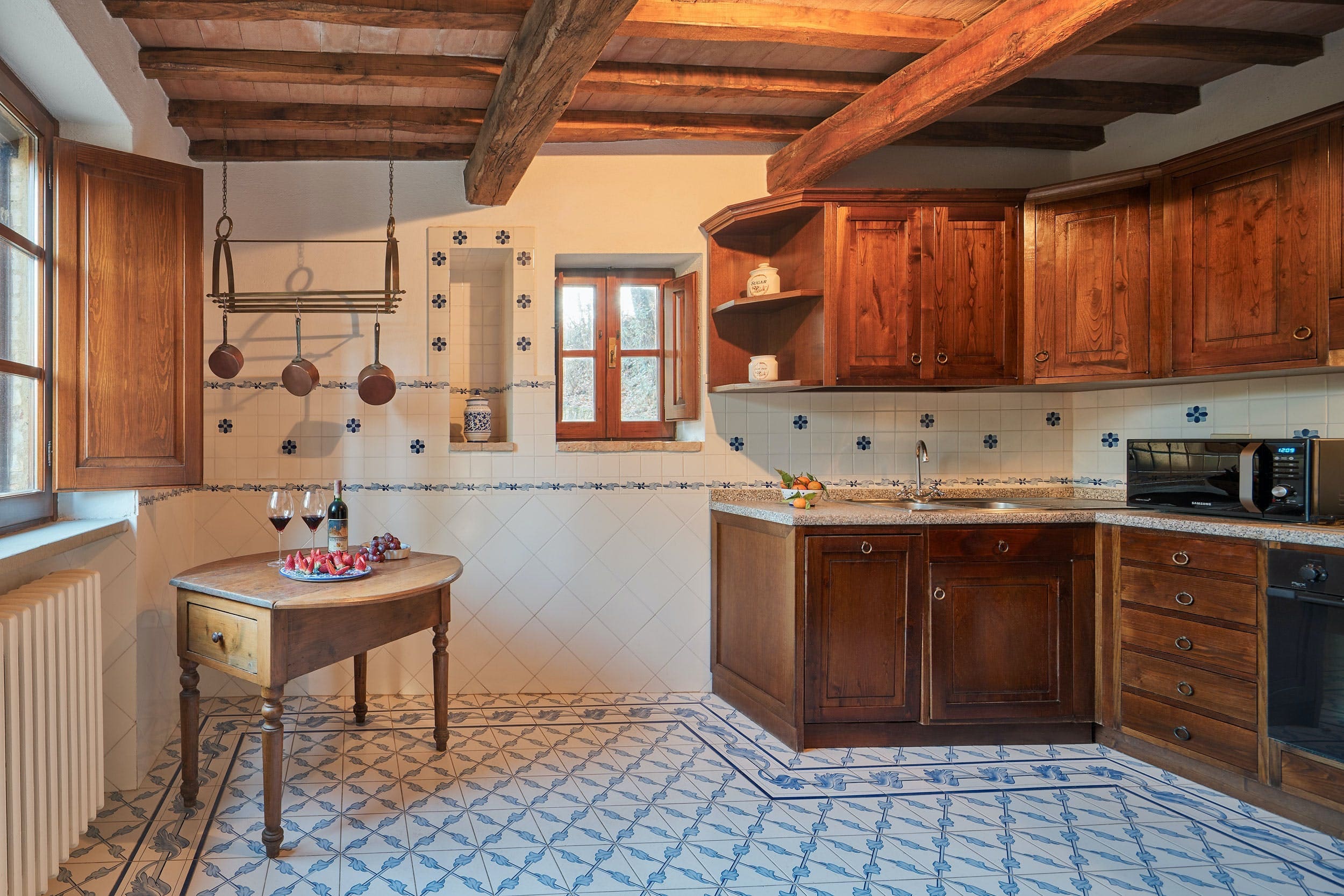 Casa Corno Perugia: Elegant 3-Bedroom Apartment with Shared Pool in Perugia