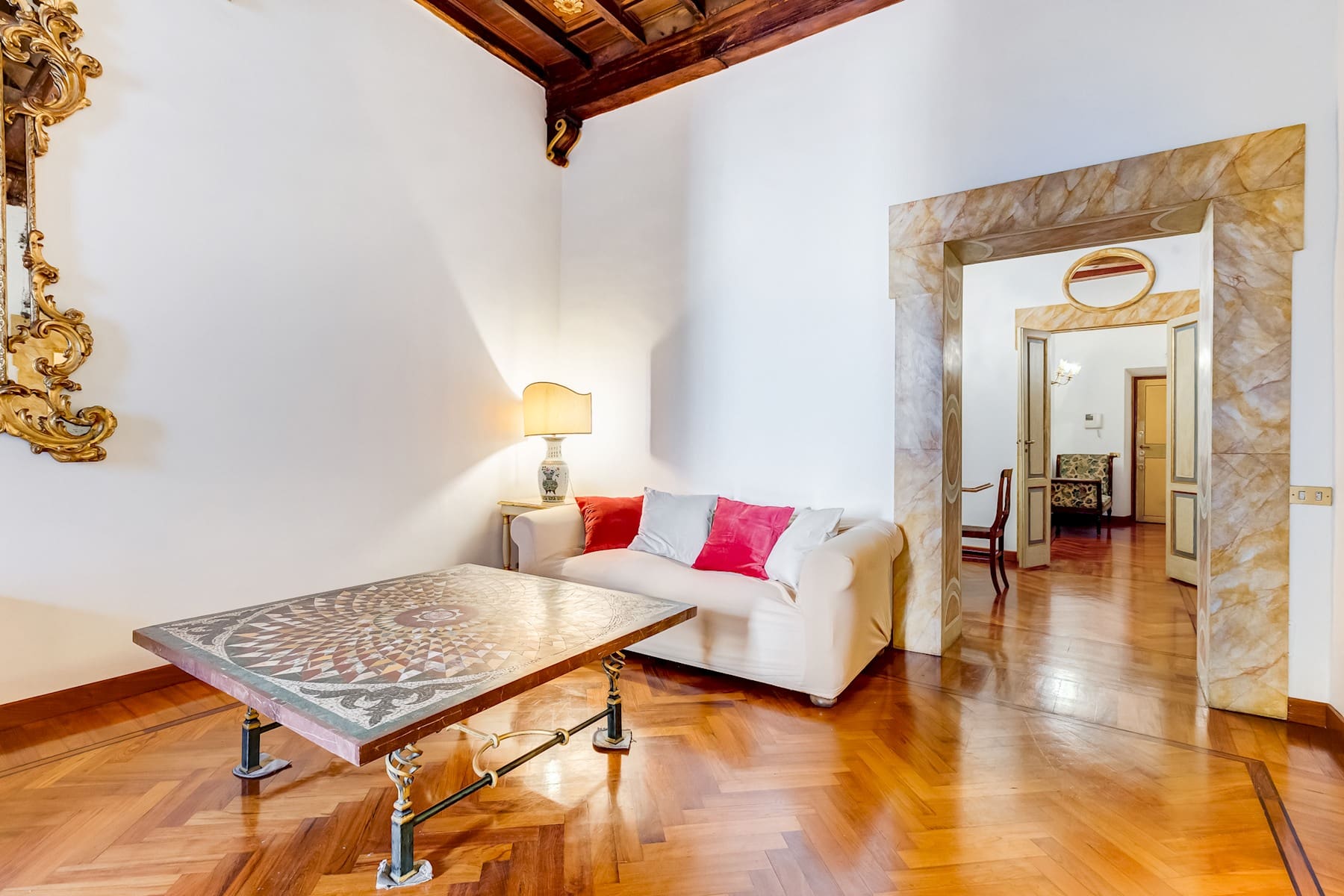 Casa Coronari Navona: Elegant 2-Bedroom Apartment Rental with Air-Con in Navona Rome