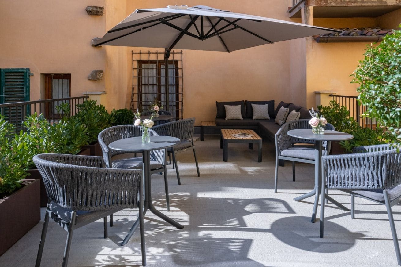 Villa Amaranto Borgo Ponte Vecchio: Elegant 2-Bedroom Apartment Rental with Air-Con in Ponte Vecchio