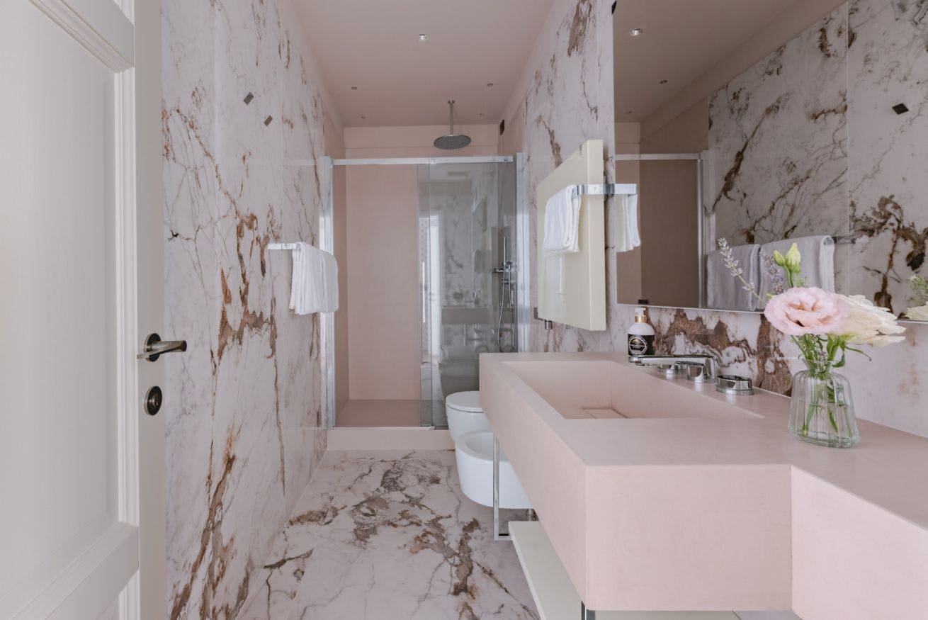 Villa Amaranto Borgo Ponte Vecchio: Elegant 2-Bedroom Apartment Rental with Air-Con in Ponte Vecchio