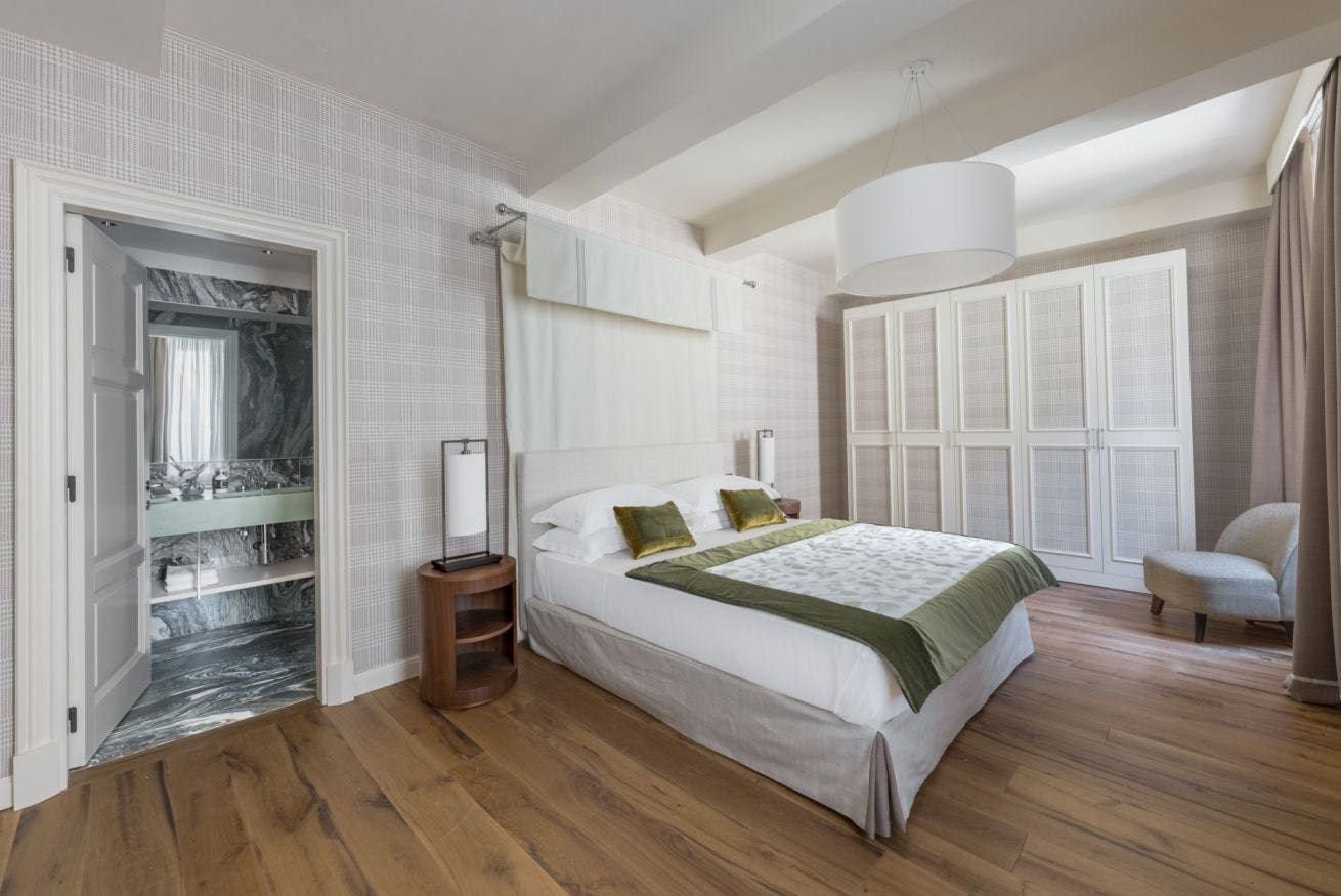 Villa Amaranto Borgo Ponte Vecchio: Elegant 2-Bedroom Apartment Rental with Air-Con in Ponte Vecchio